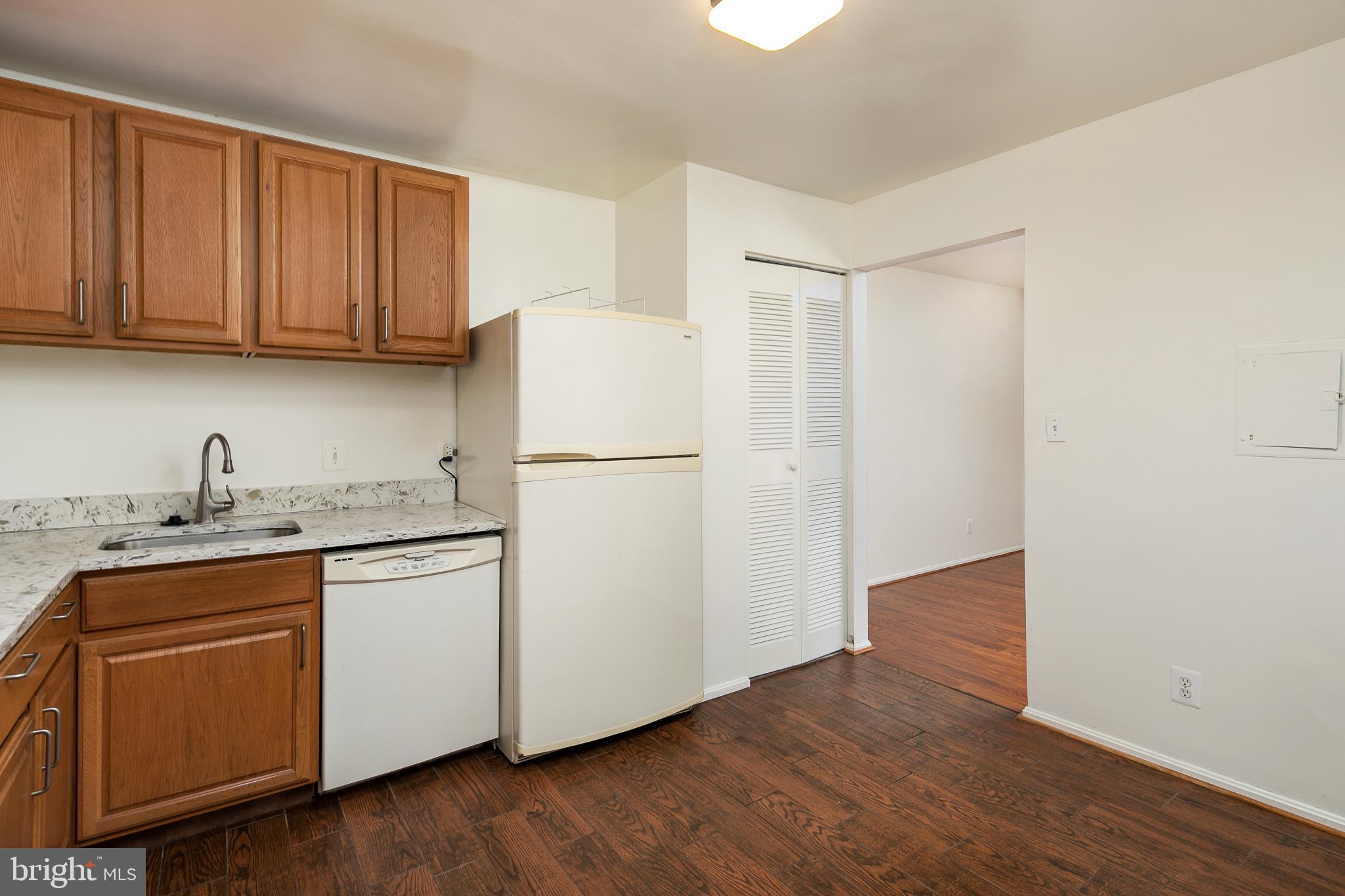 HERITAGE COURT - Residential Lease