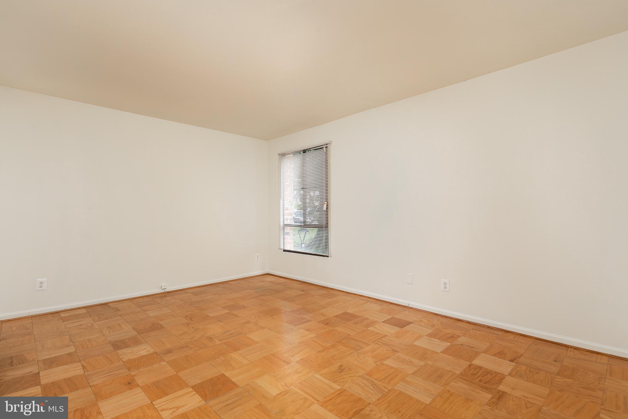 HERITAGE COURT - Residential Lease