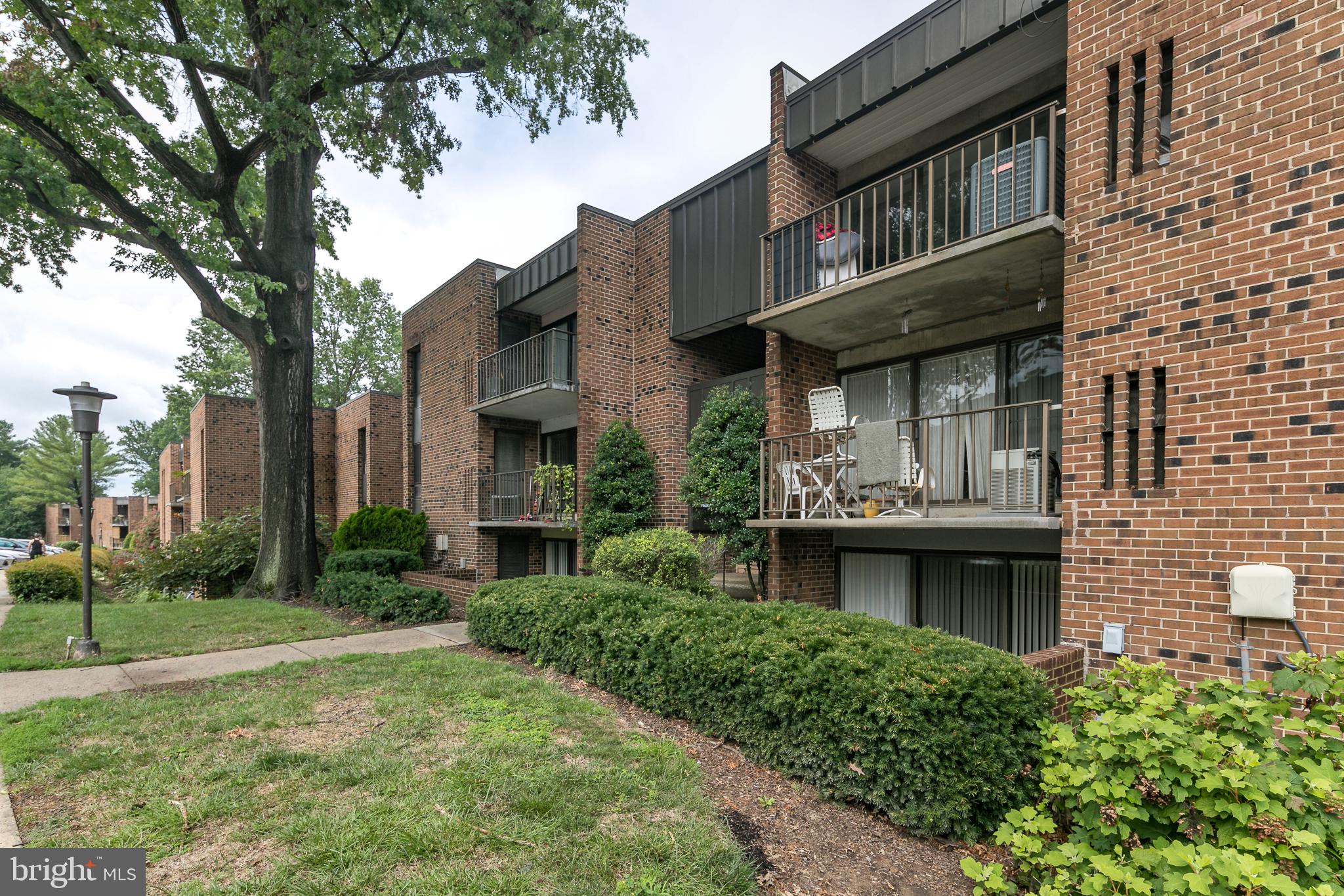 HERITAGE COURT - Residential Lease