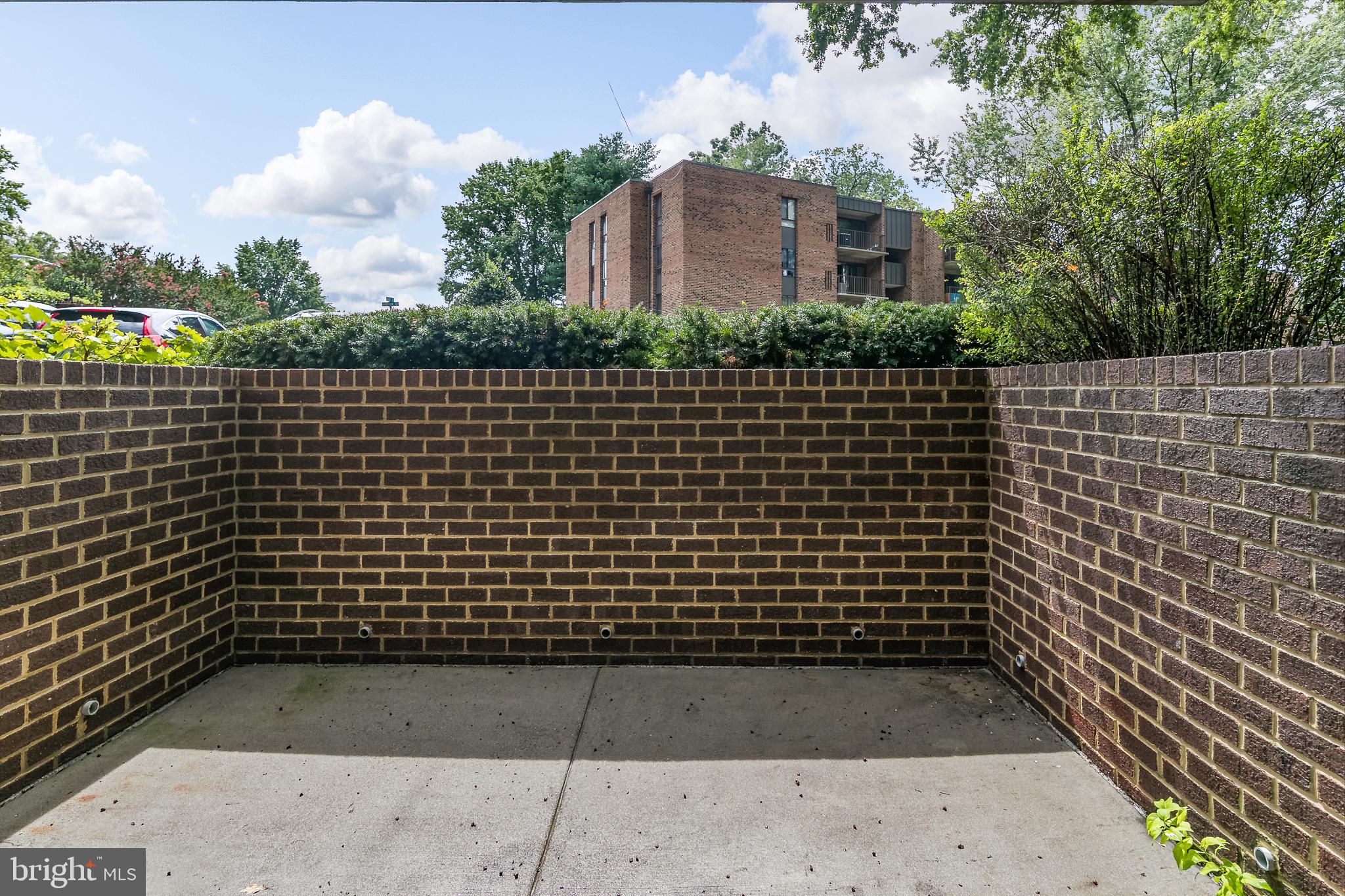 HERITAGE COURT - Residential Lease