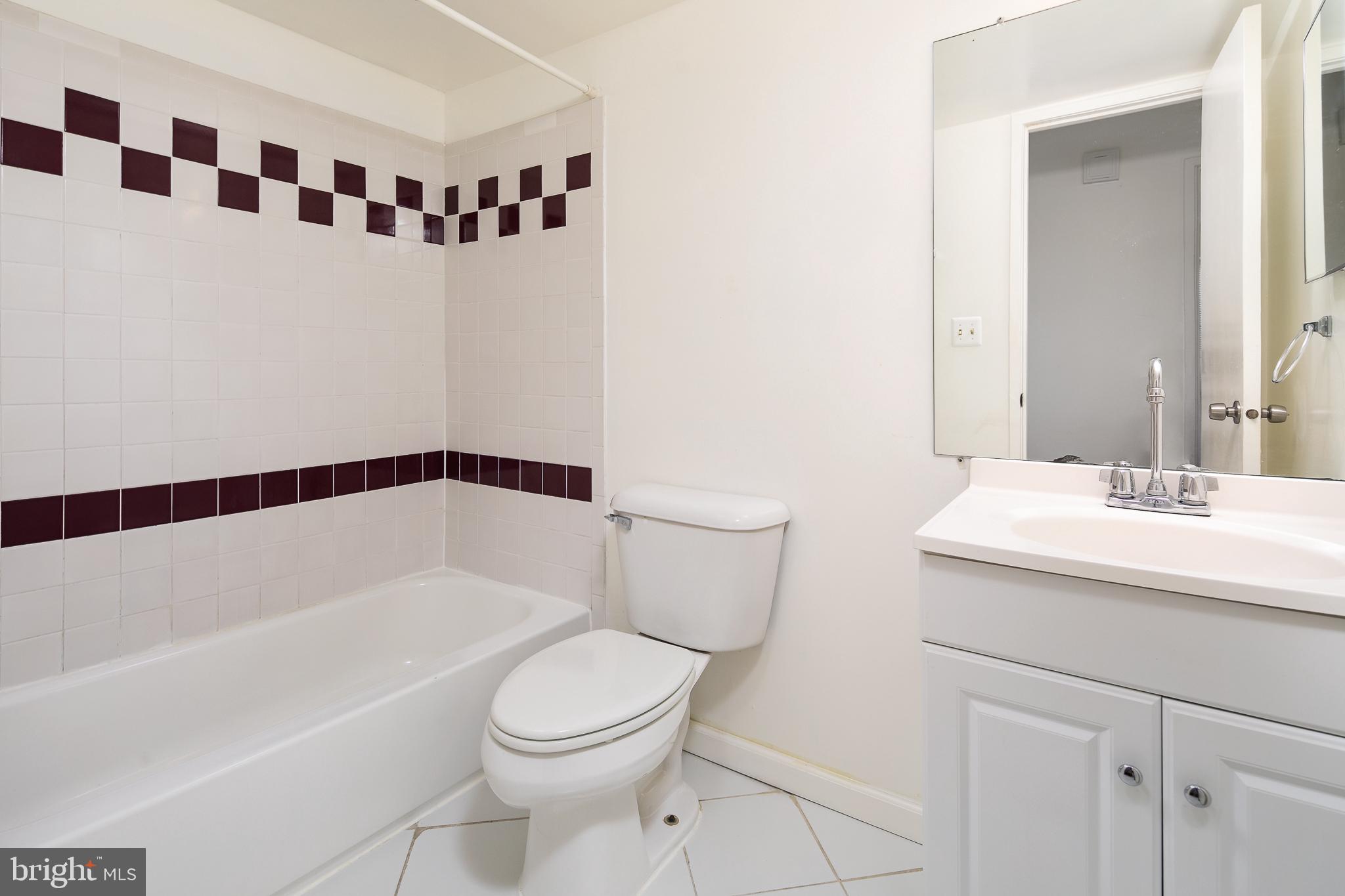 HERITAGE COURT - Residential Lease