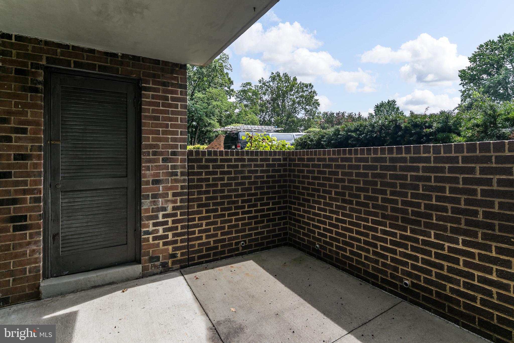 HERITAGE COURT - Residential Lease