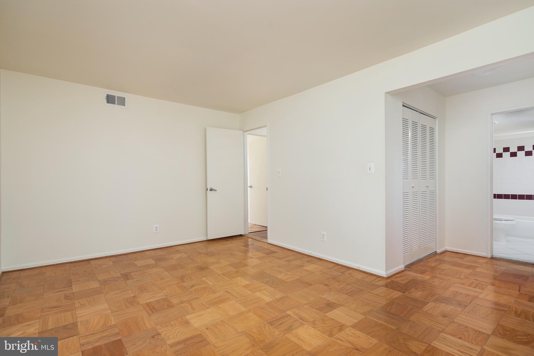 HERITAGE COURT - Residential Lease