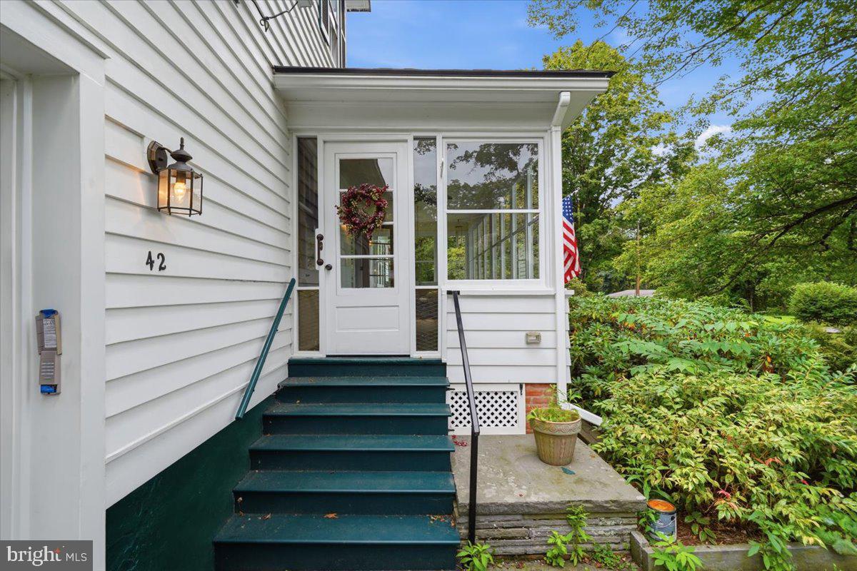 42 RIVER ROAD