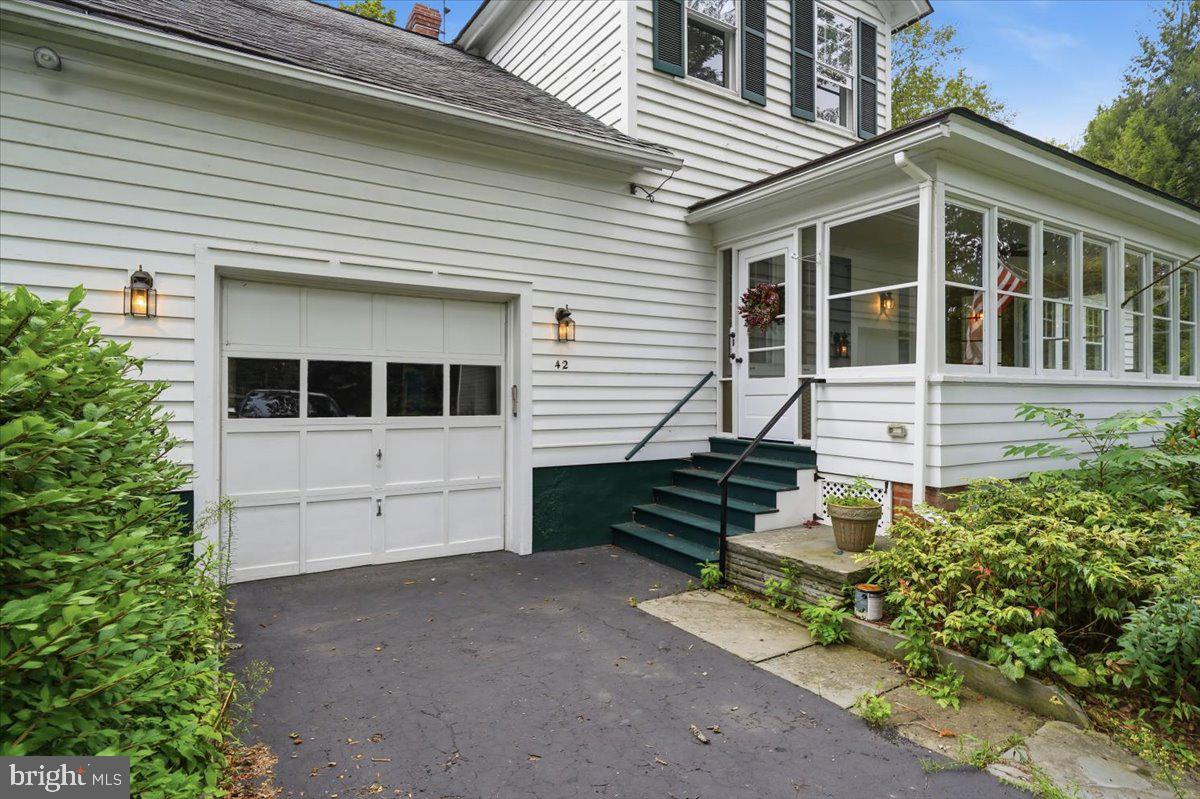 42 RIVER ROAD