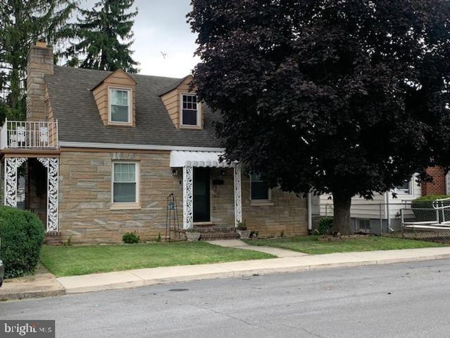 Beautiful Cape Cod in Martinsburg features 2 bedrooms, 1.5 bathrooms, kitchen, dining room, living room, sunroom, basement with washer/dryer, nice fenced yard and street parking.  A MUST SEE WON'T LAST LONG!