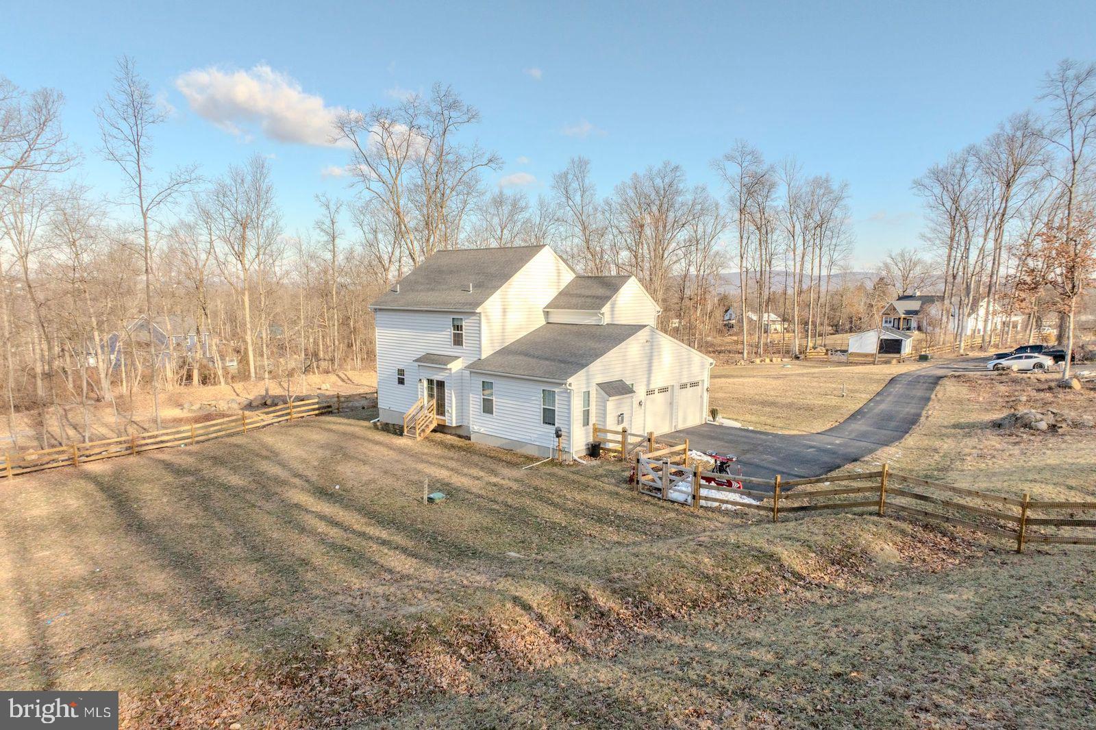 FOREST HILLS - Residential