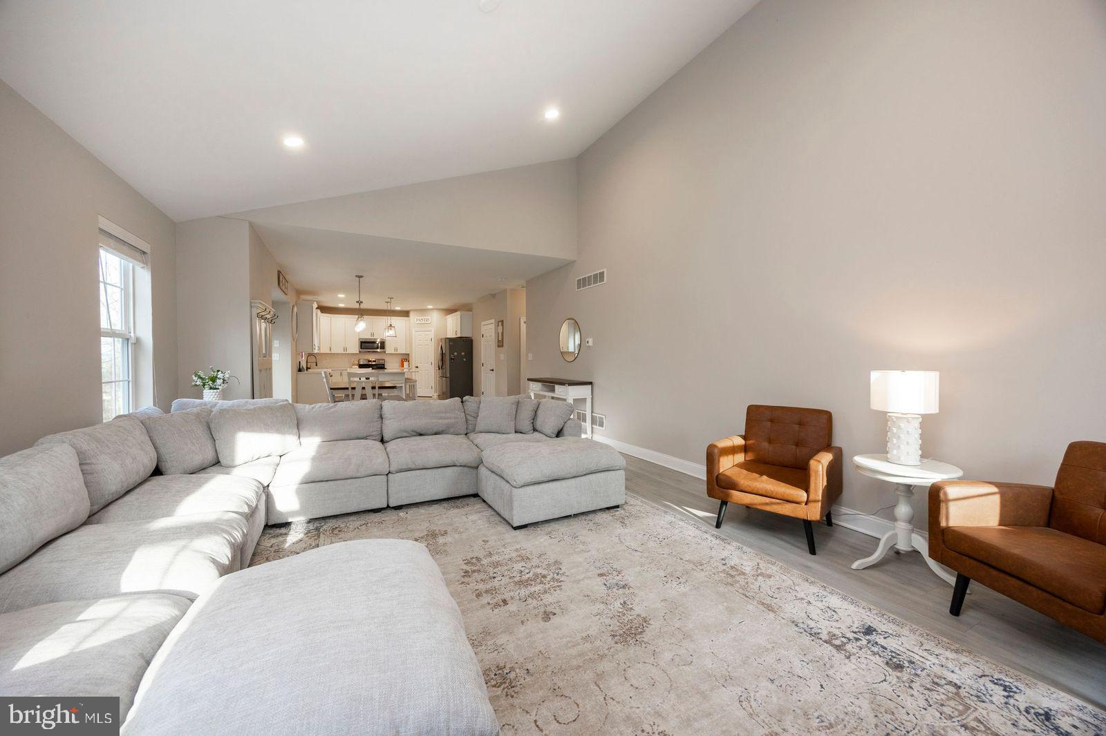 FOREST HILLS - Residential