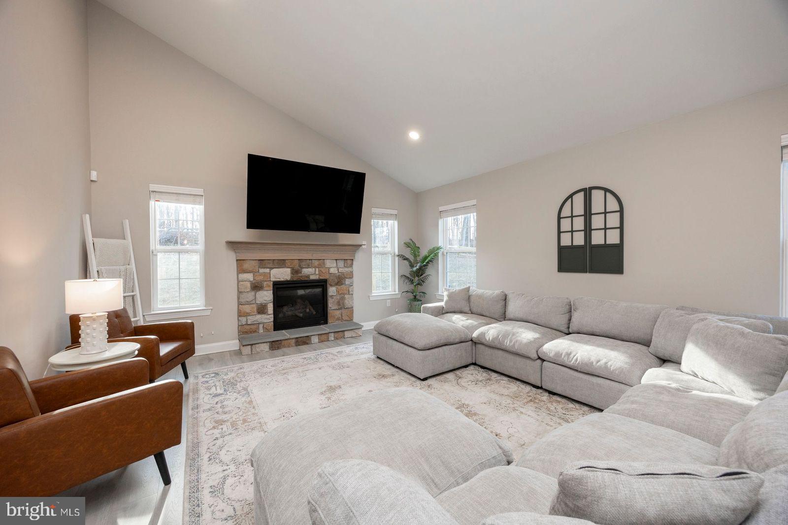 FOREST HILLS - Residential