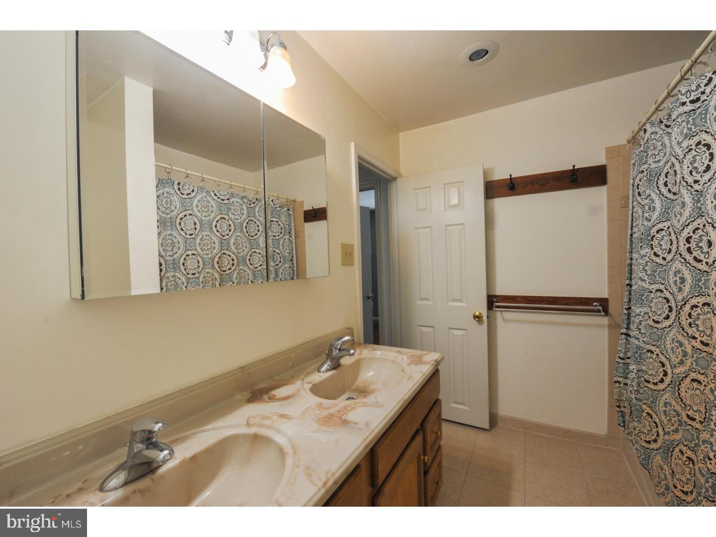 OXFORD OF BLUE BELL - Residential Lease