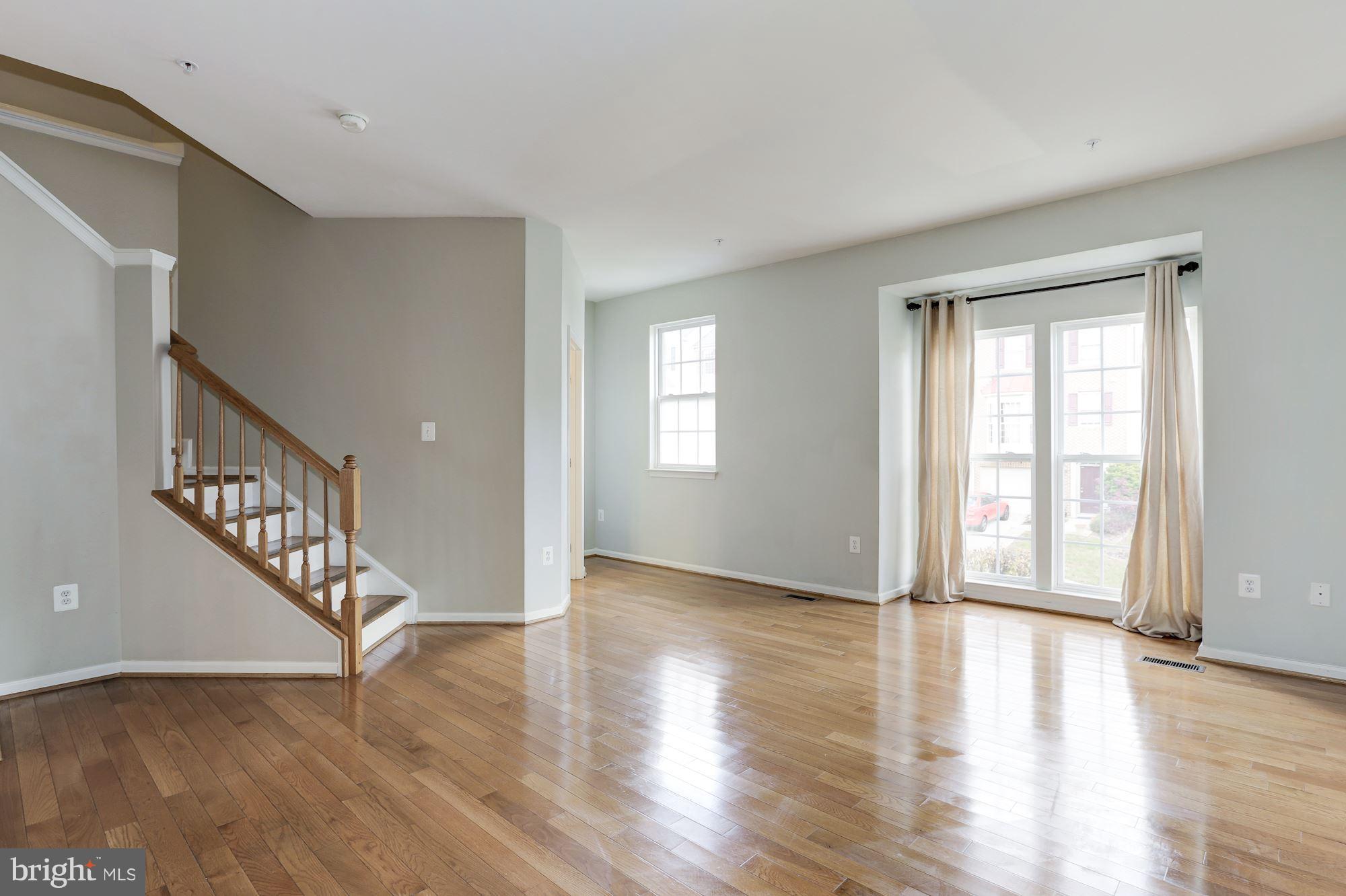 LANDOVER MEWS-PLAT FIVE> - Farm