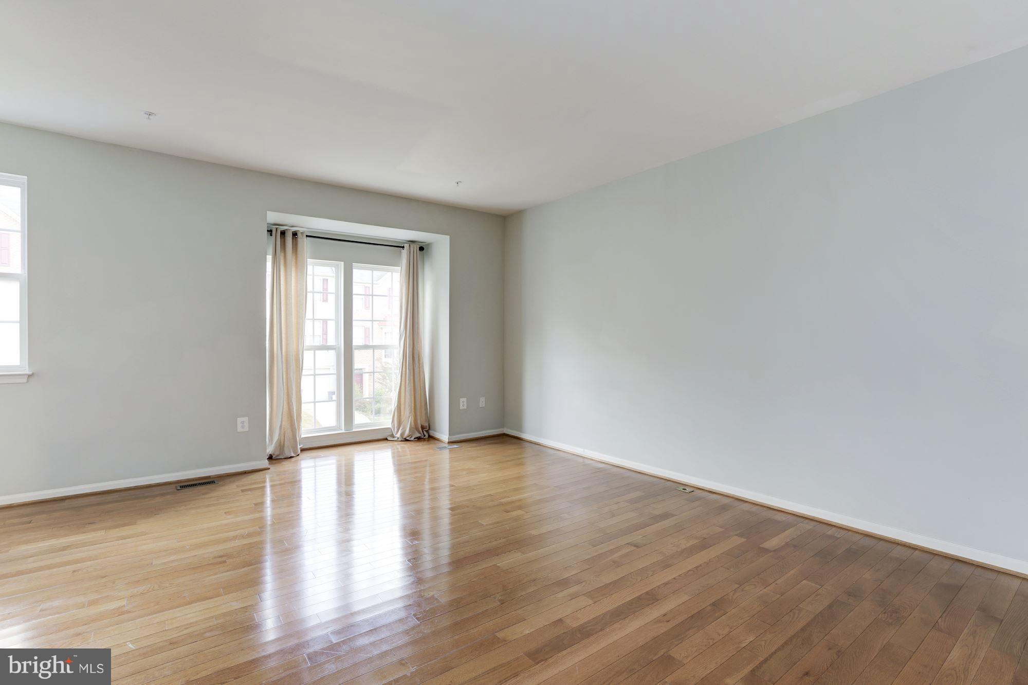 LANDOVER MEWS-PLAT FIVE> - Farm