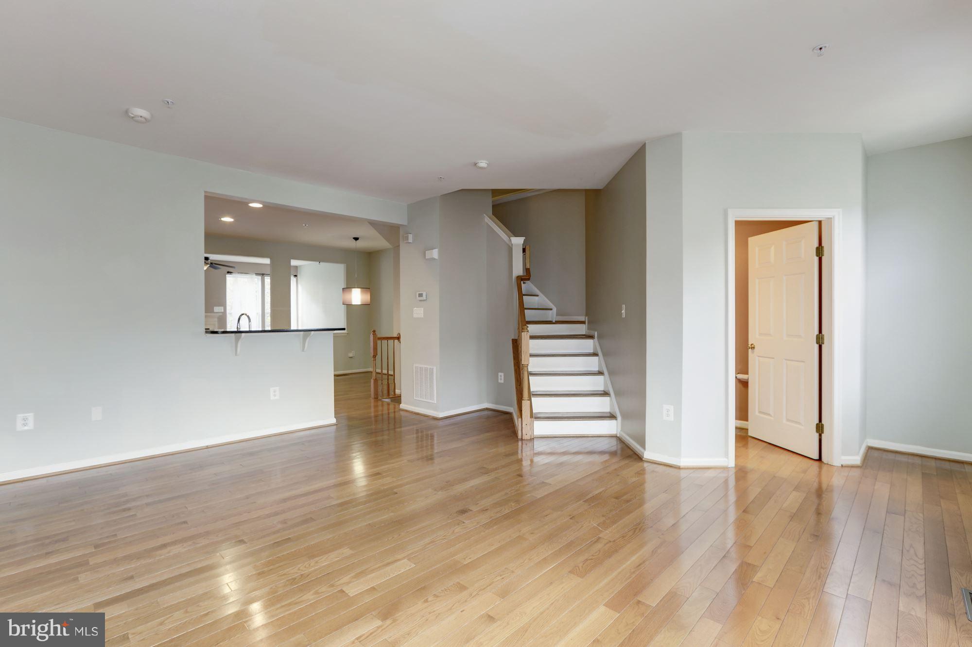 LANDOVER MEWS-PLAT FIVE> - Farm