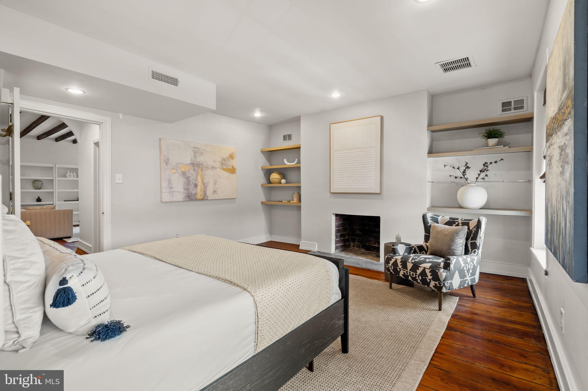 SOCIETY HILL - Residential