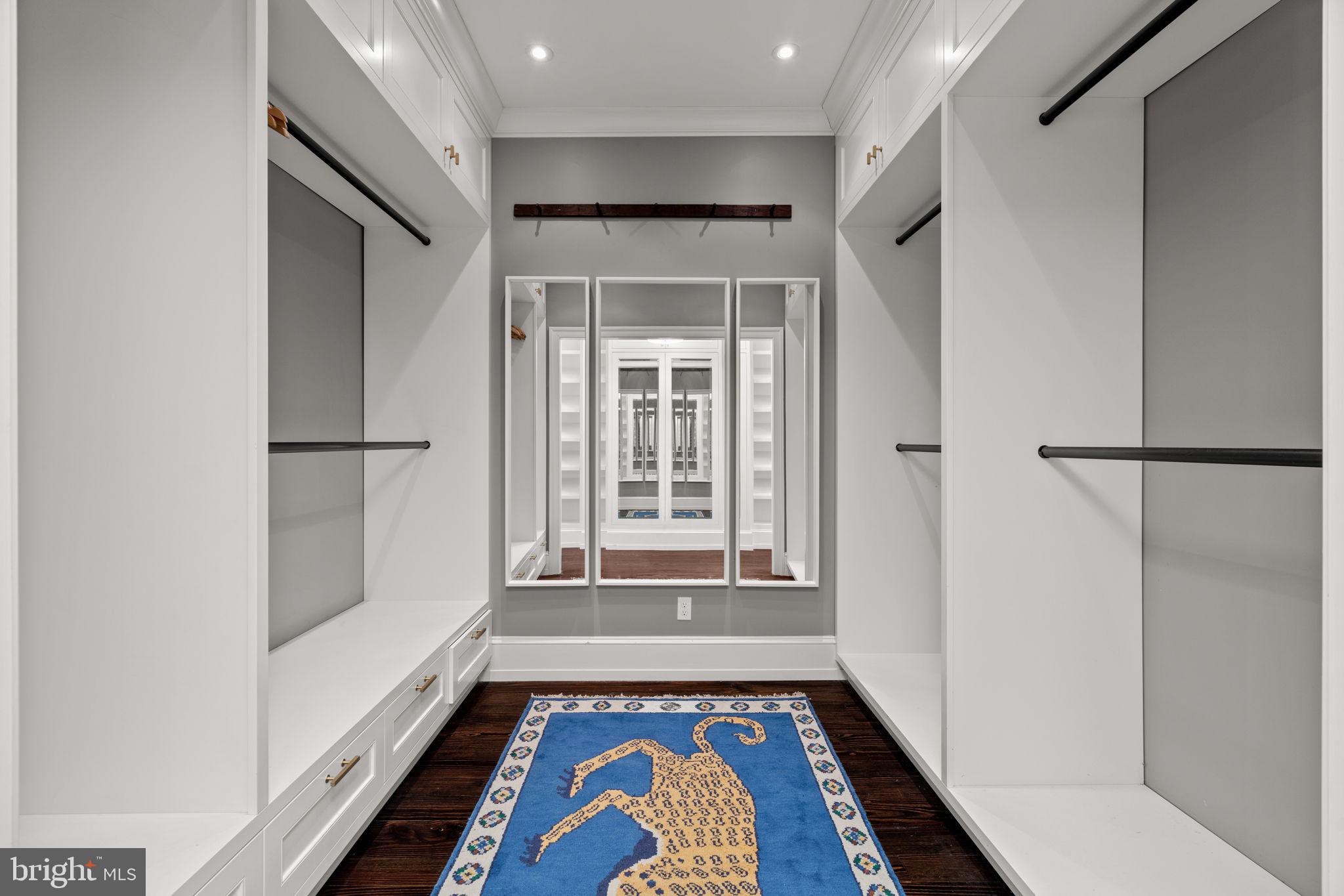 SOCIETY HILL - Residential