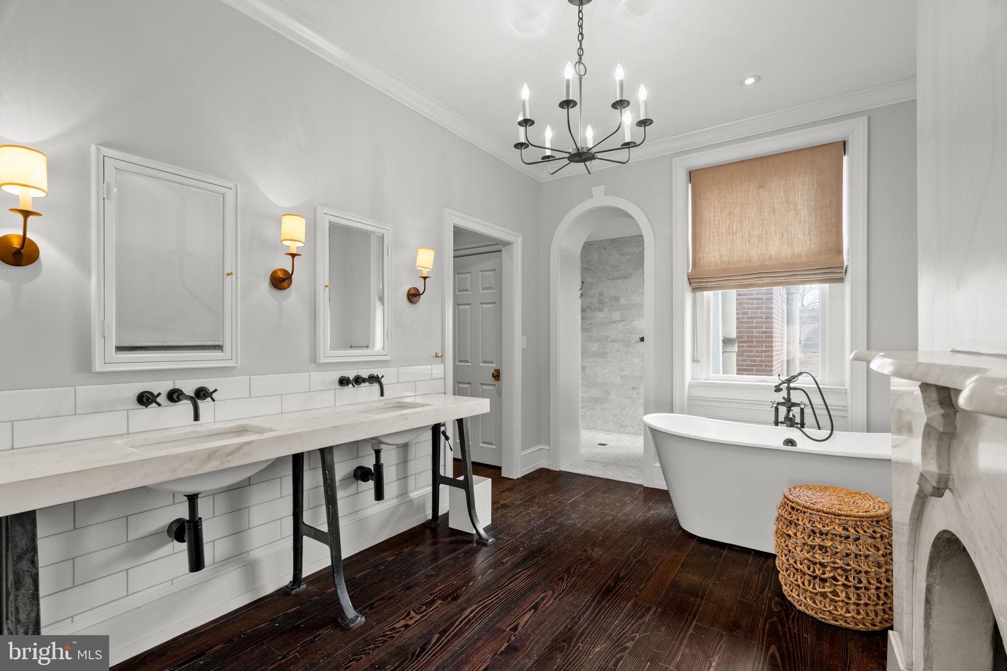 SOCIETY HILL - Residential