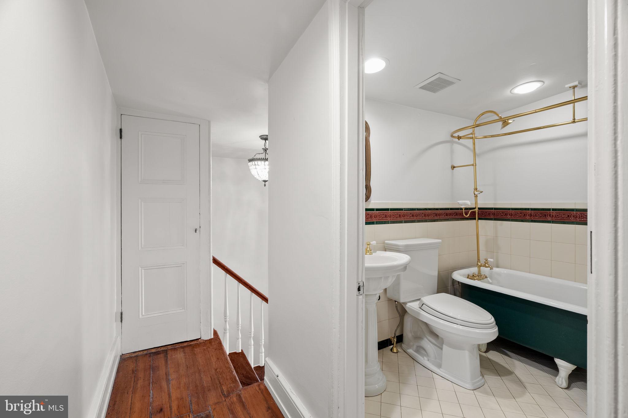 SOCIETY HILL - Residential