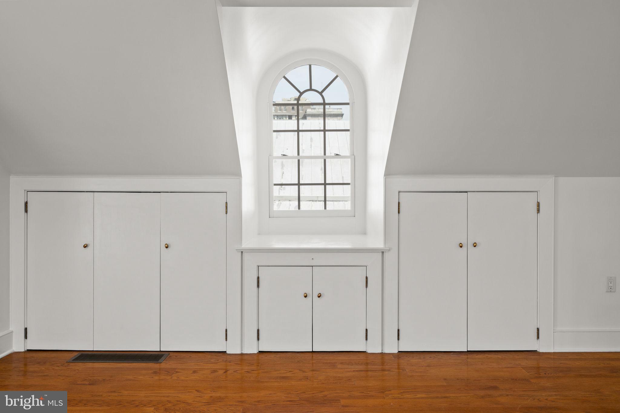 SOCIETY HILL - Residential