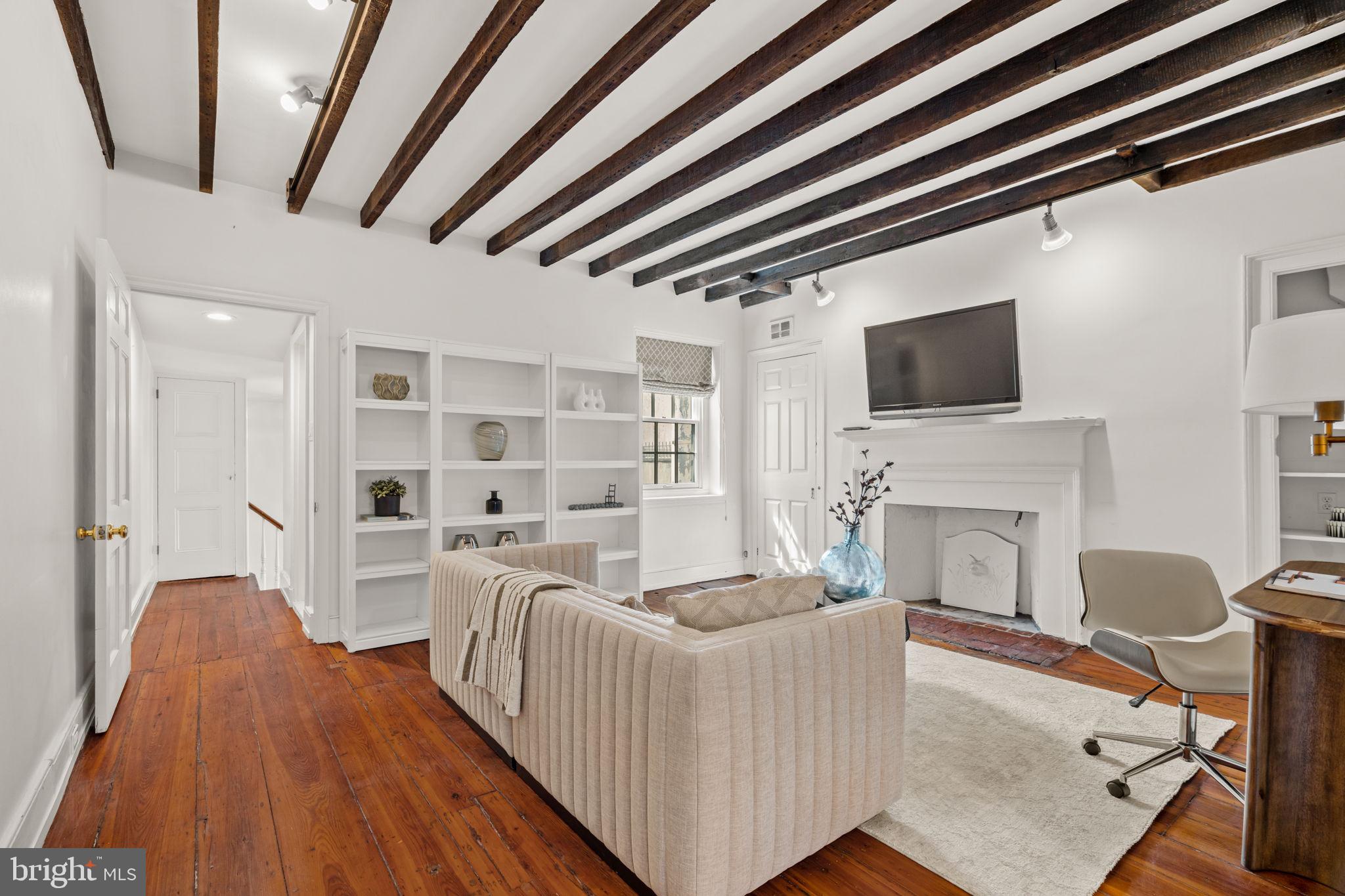 SOCIETY HILL - Residential