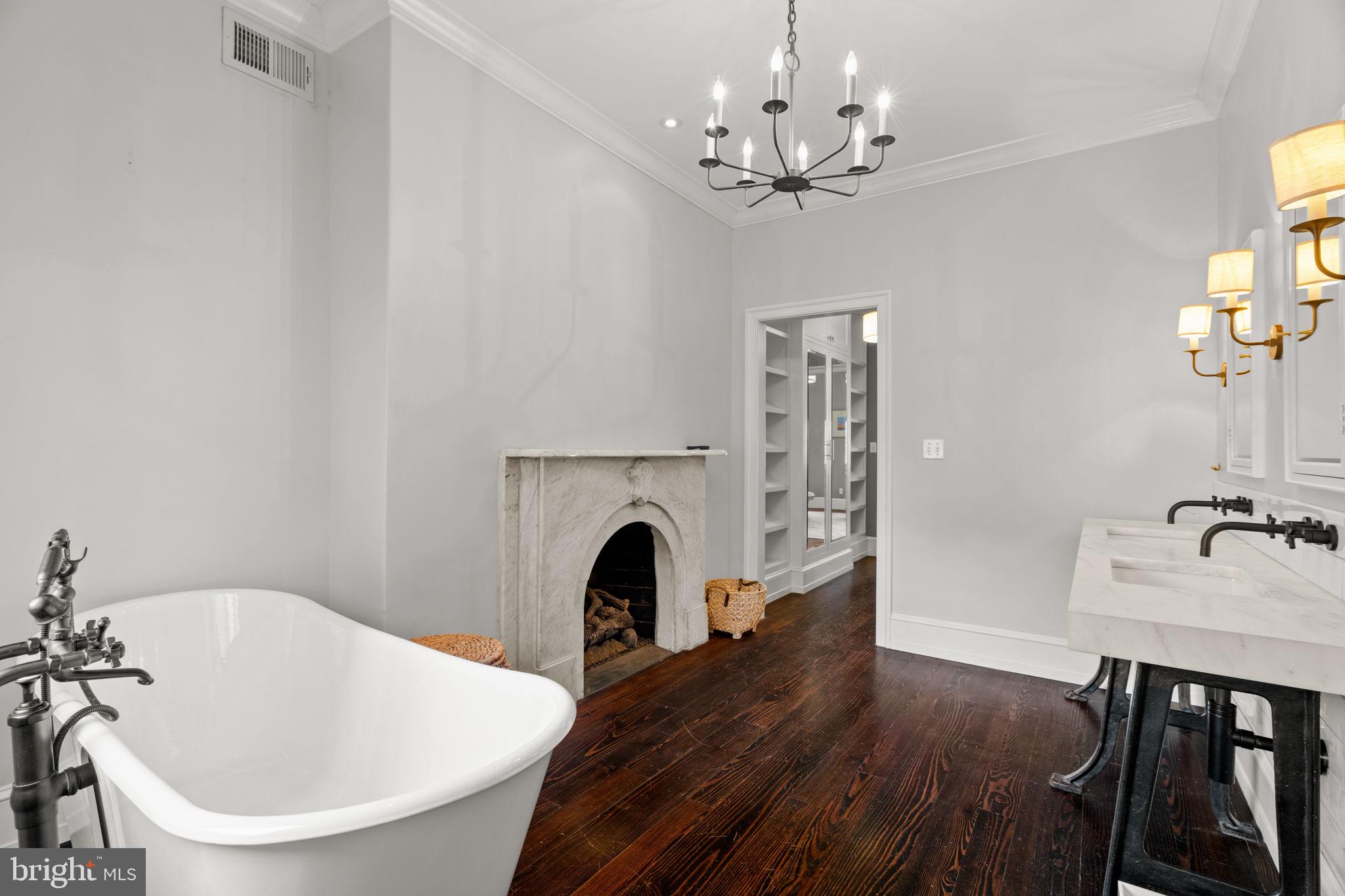 SOCIETY HILL - Residential