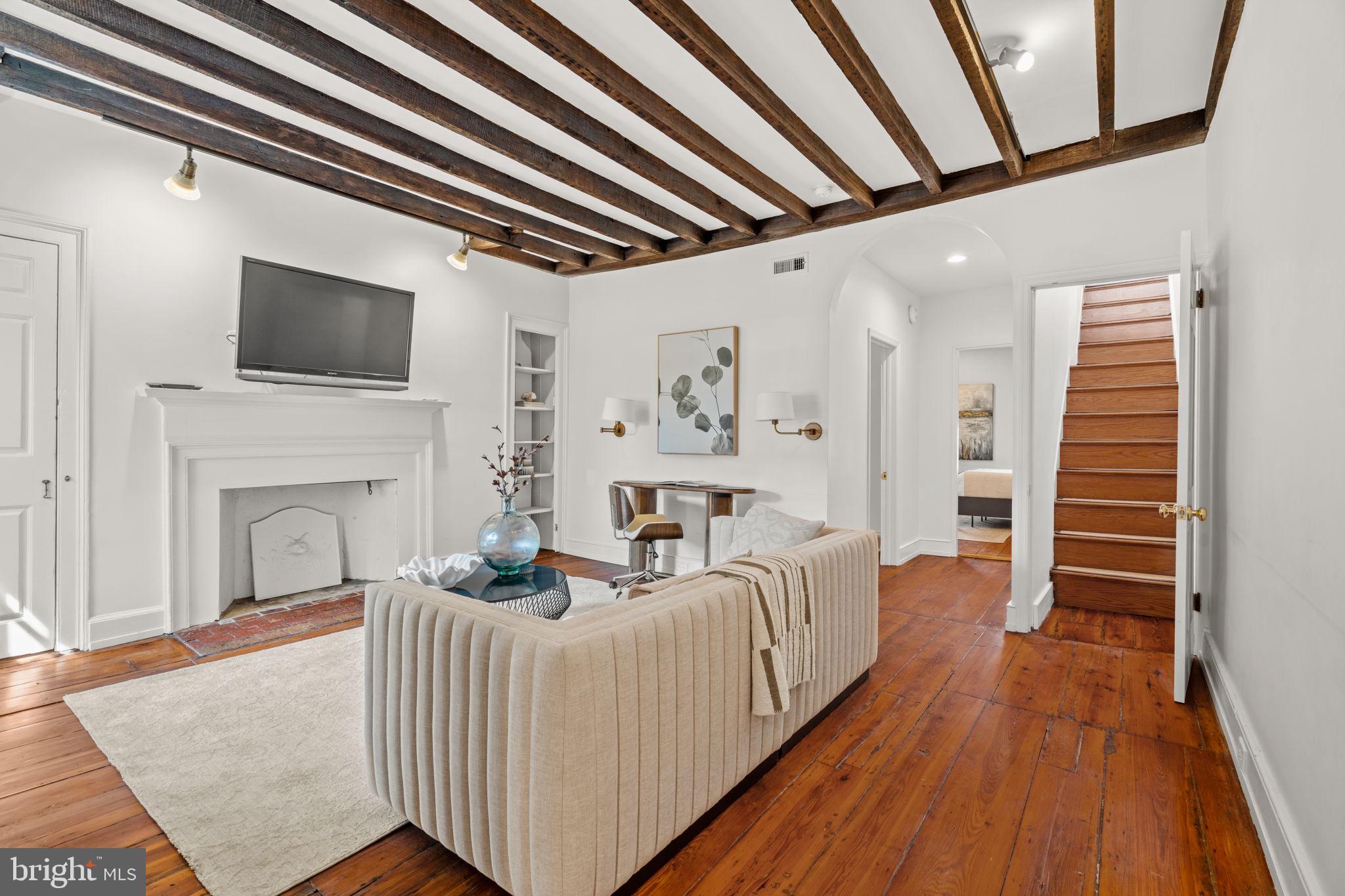 SOCIETY HILL - Residential