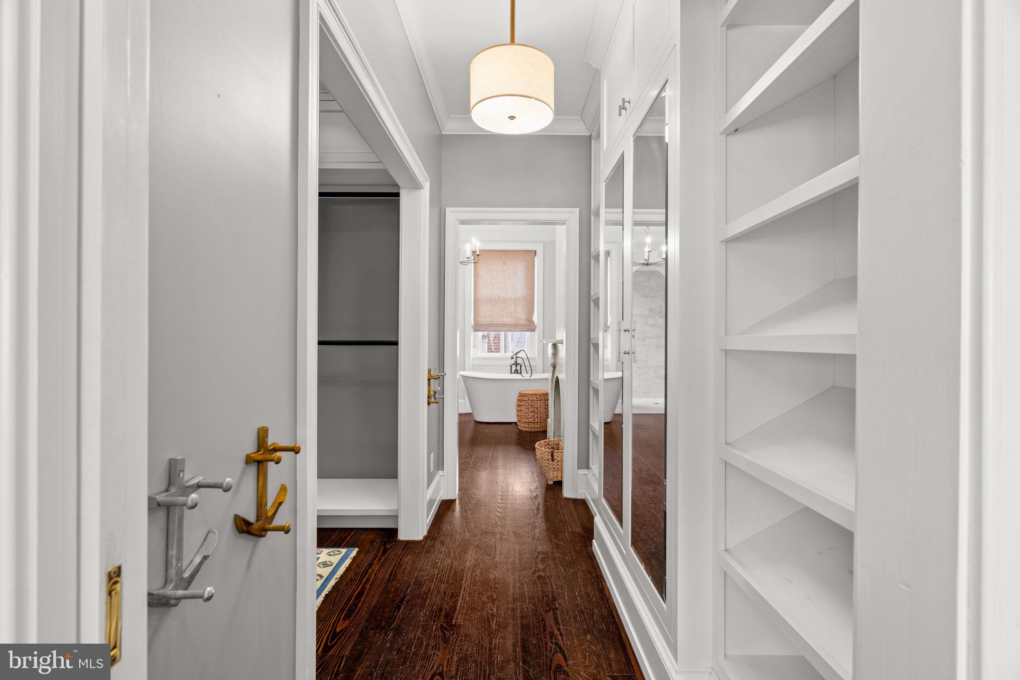 SOCIETY HILL - Residential