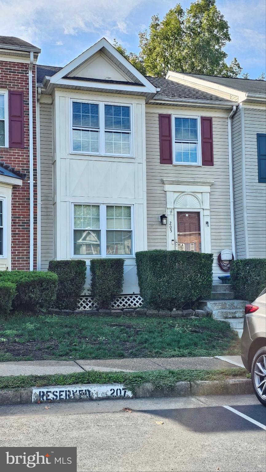 HAMPTON OAKS - Residential Lease