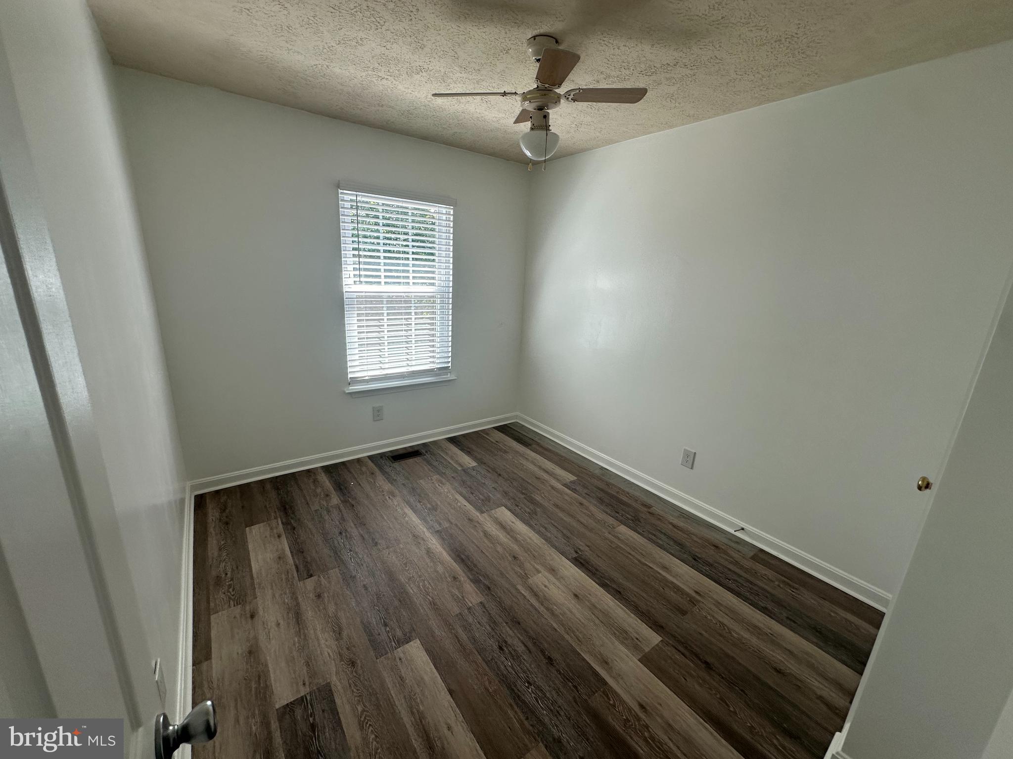 HAMPTON OAKS - Residential Lease