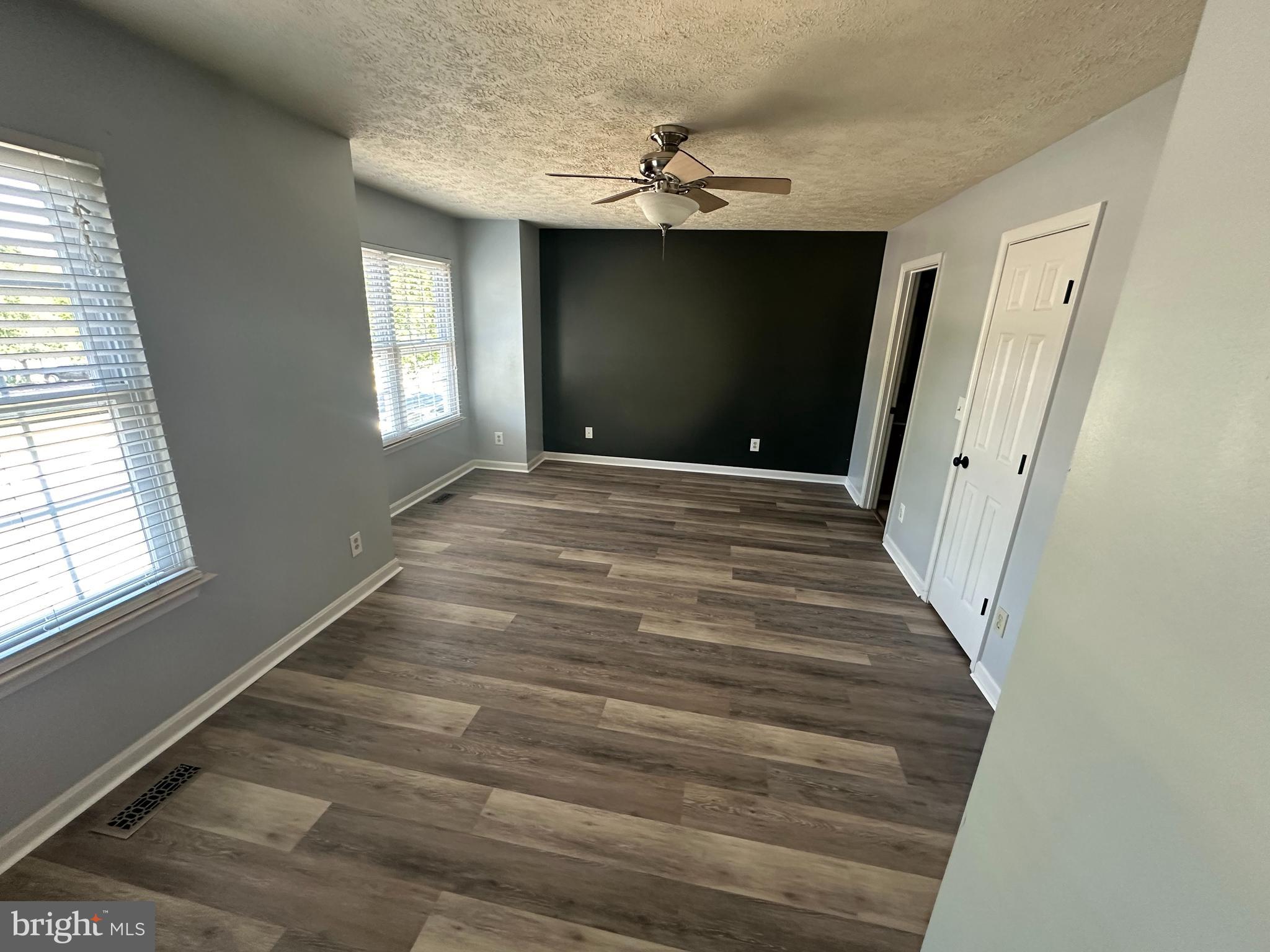 HAMPTON OAKS - Residential Lease