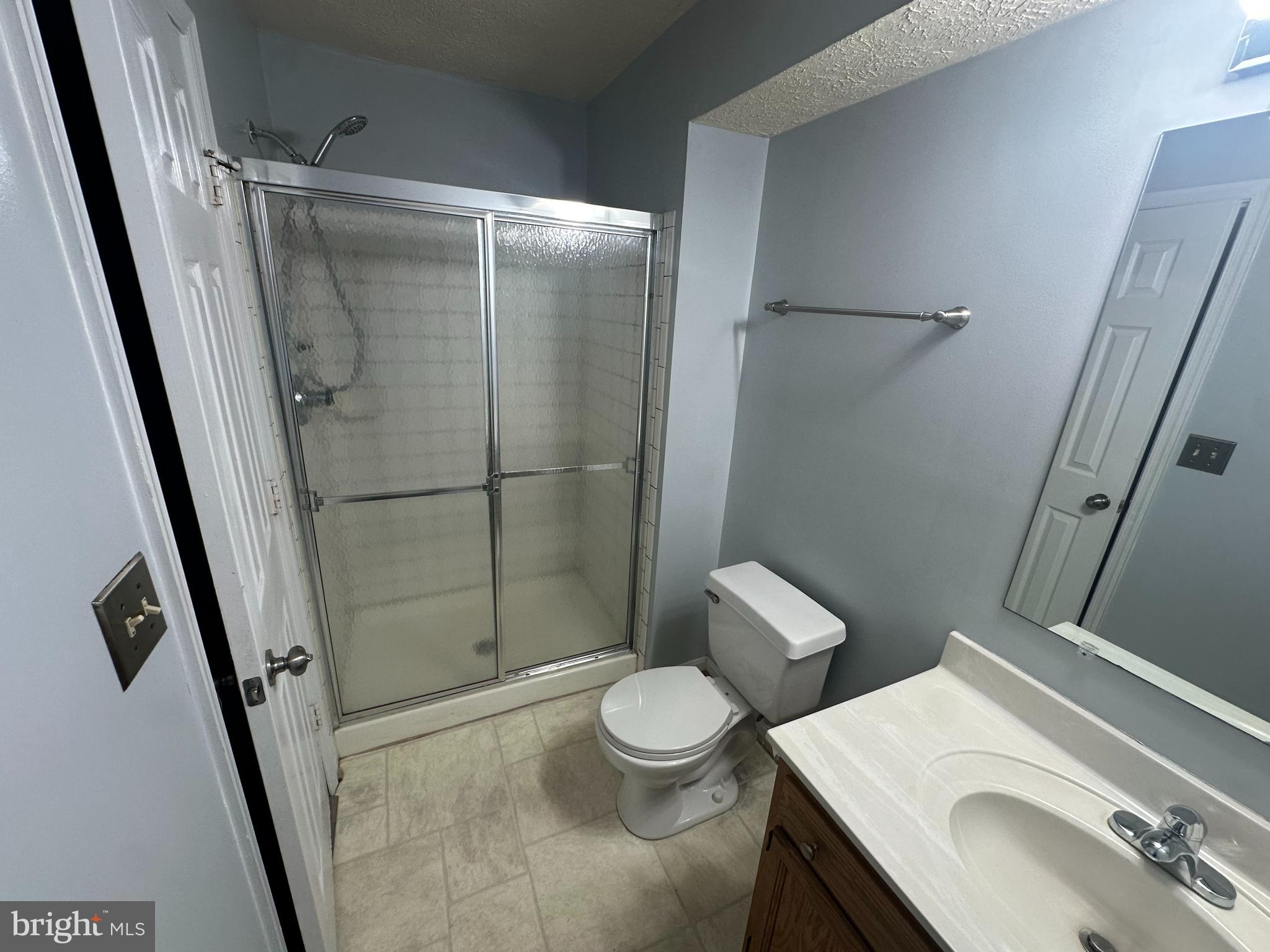 HAMPTON OAKS - Residential Lease