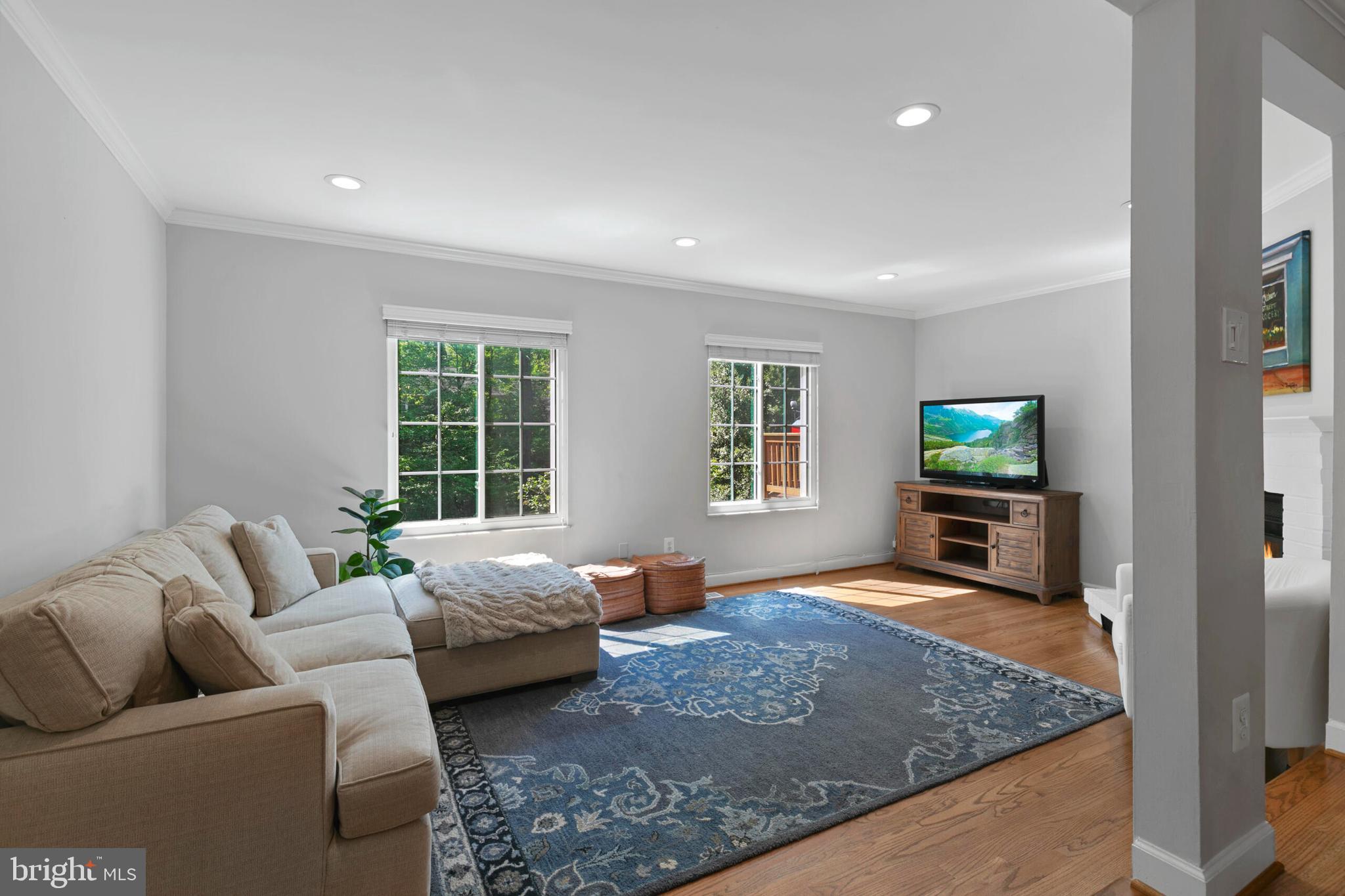 RESTON - Residential