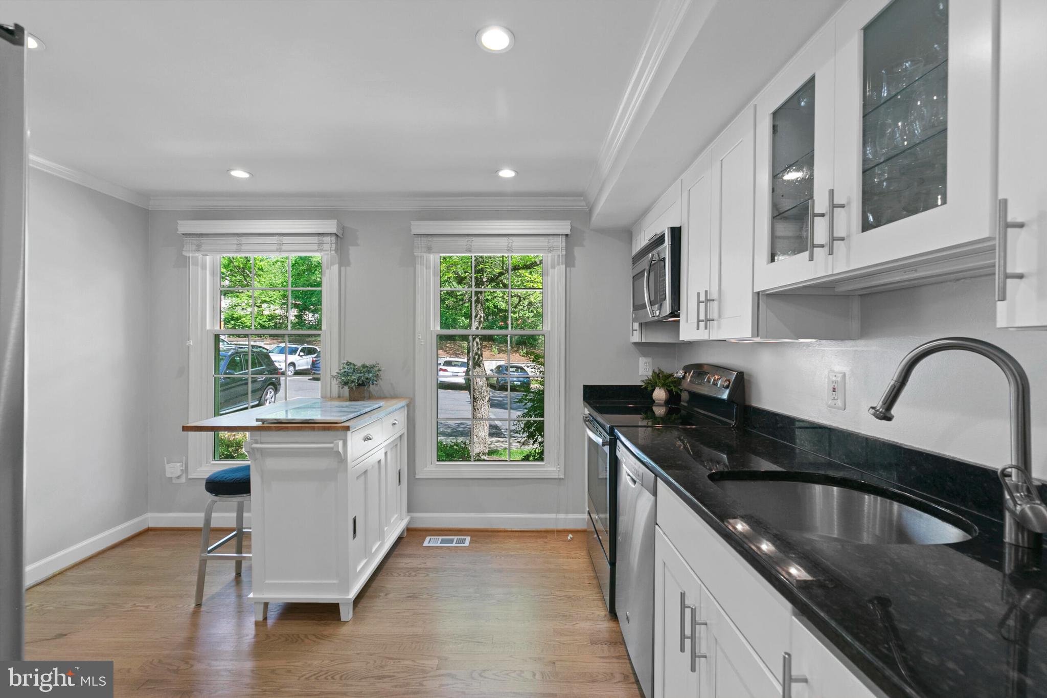 RESTON - Residential