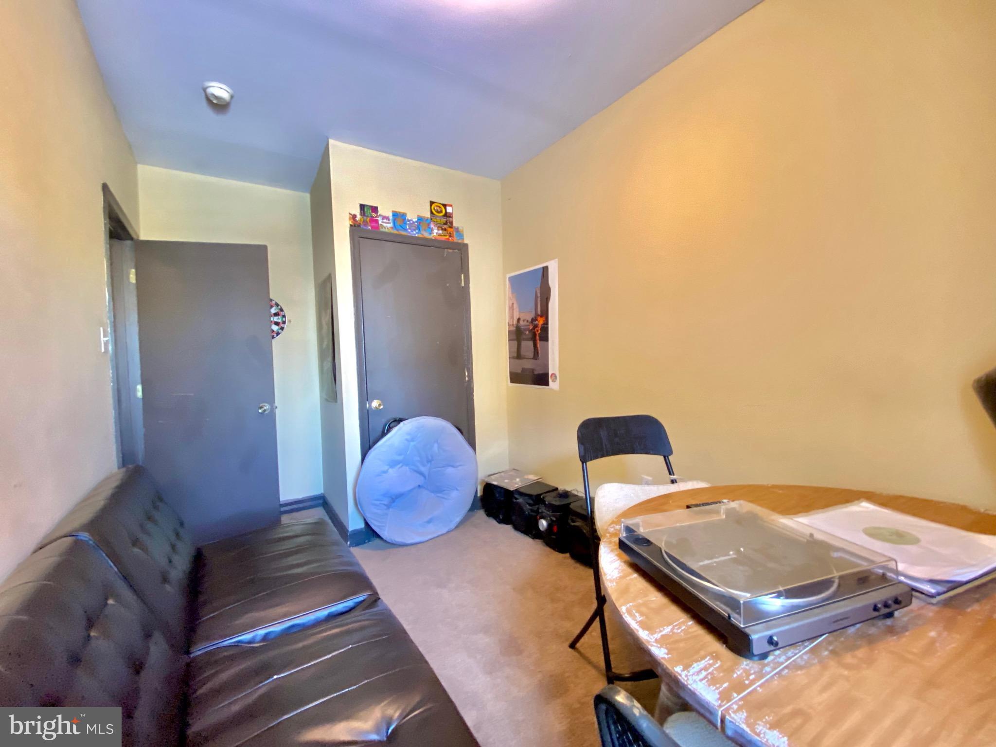 TEMPLE UNIVERSITY - Residential Lease