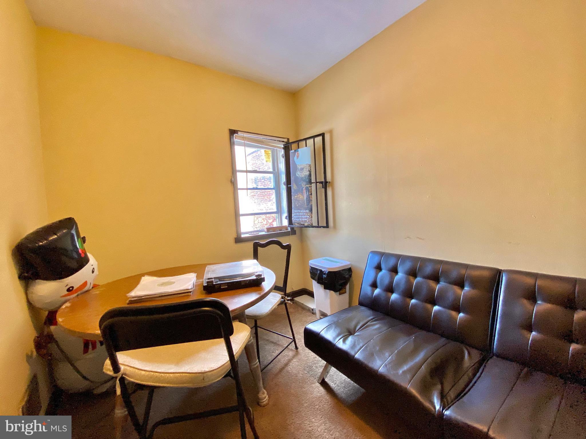 TEMPLE UNIVERSITY - Residential Lease