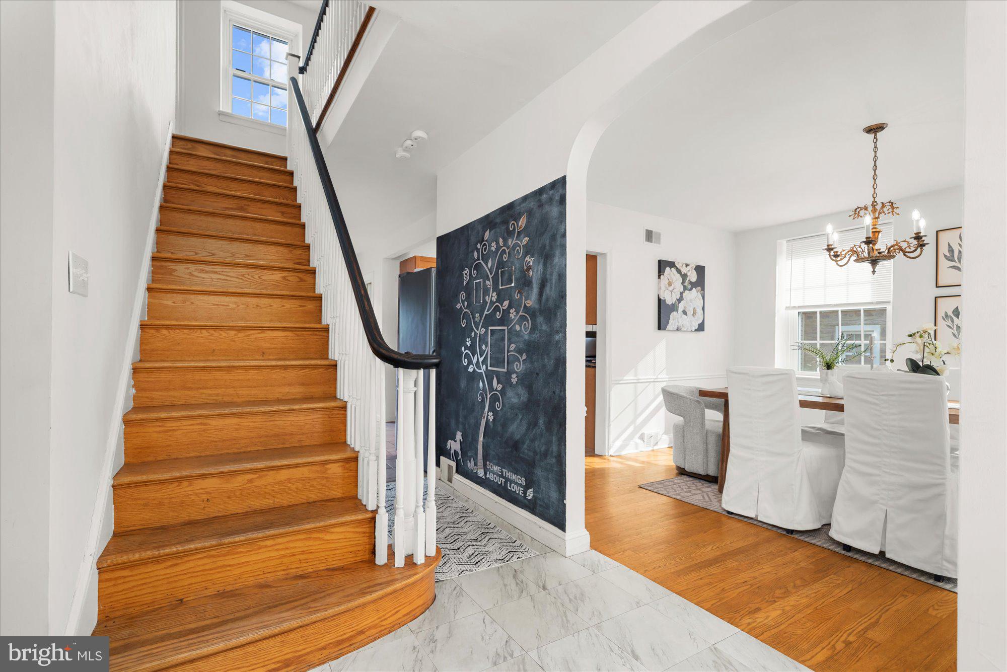 1504 SHEFFIELD LANE