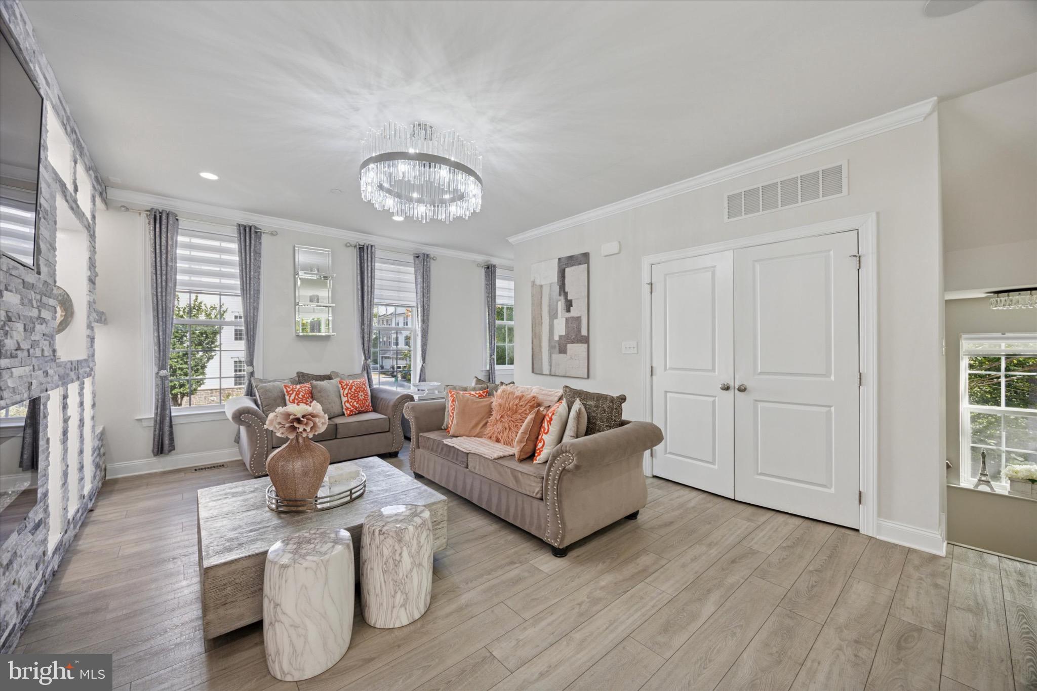 RAVENSCLIFF - Residential