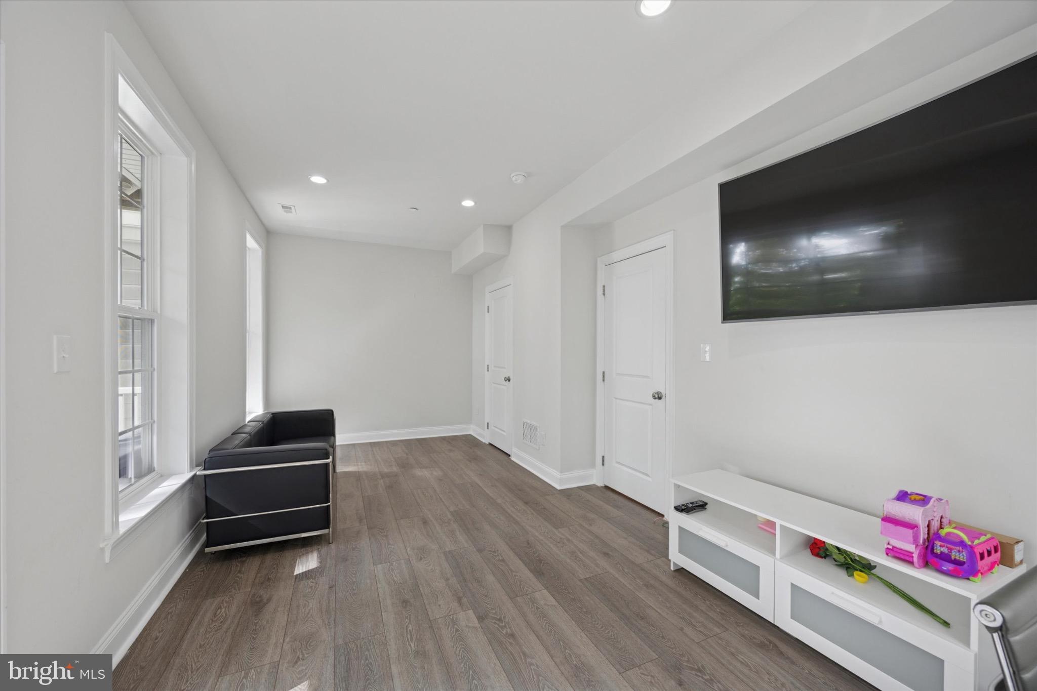 RAVENSCLIFF - Residential