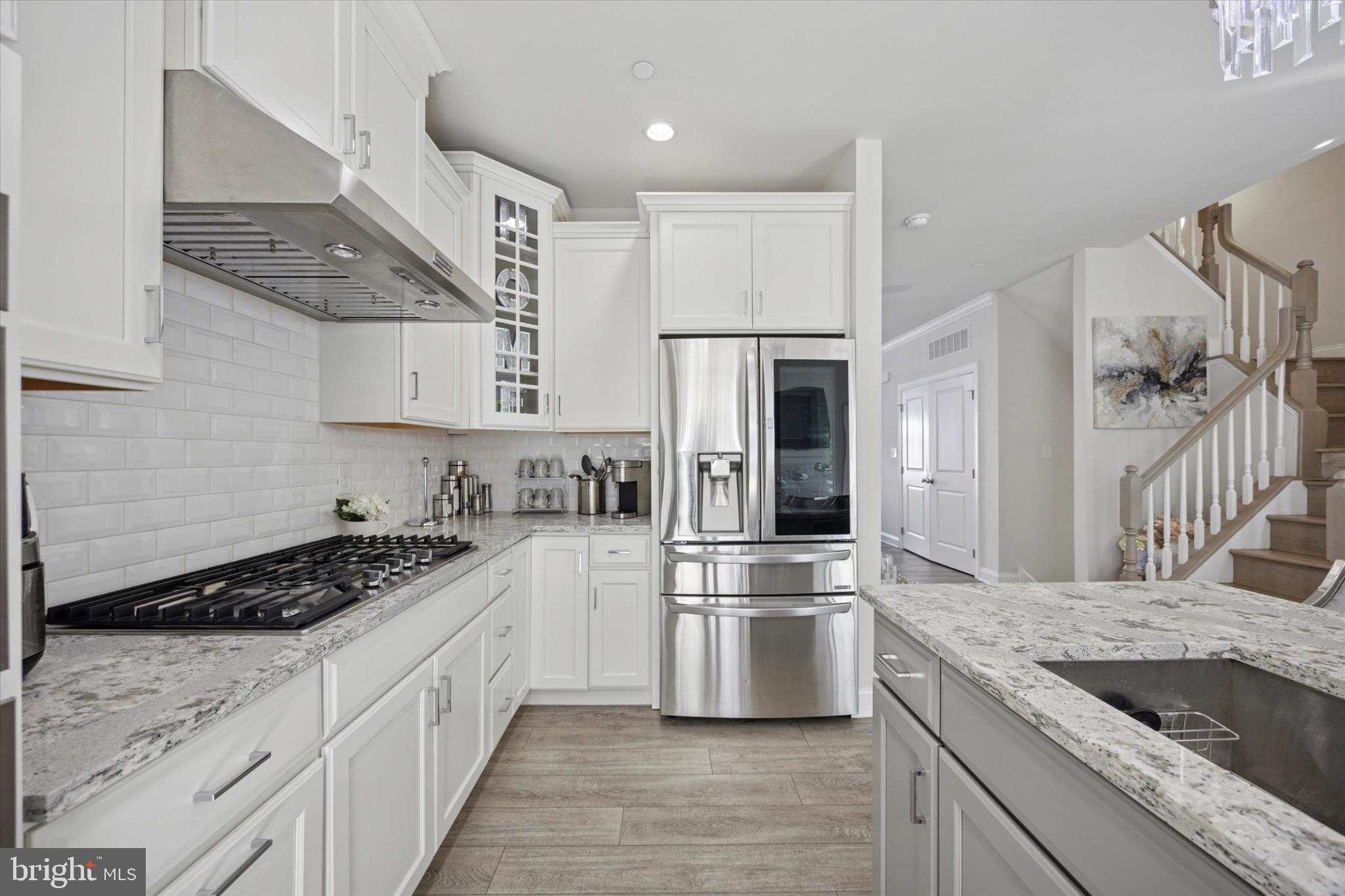 RAVENSCLIFF - Residential