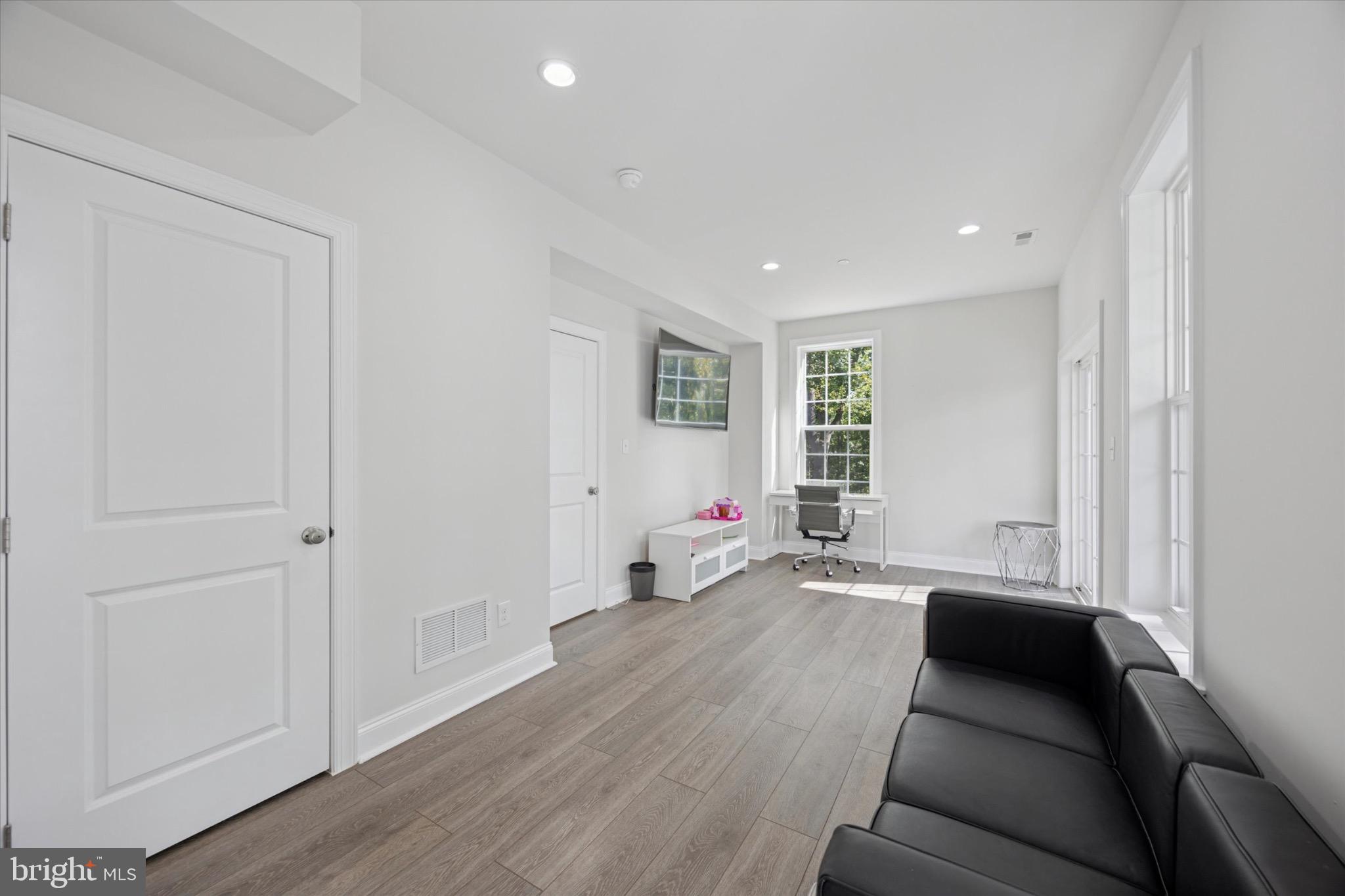 RAVENSCLIFF - Residential