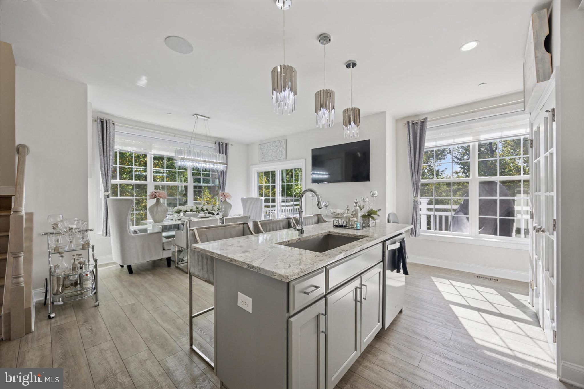 RAVENSCLIFF - Residential