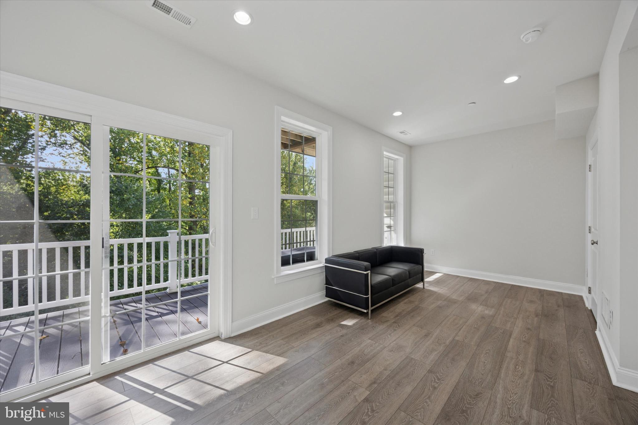 RAVENSCLIFF - Residential