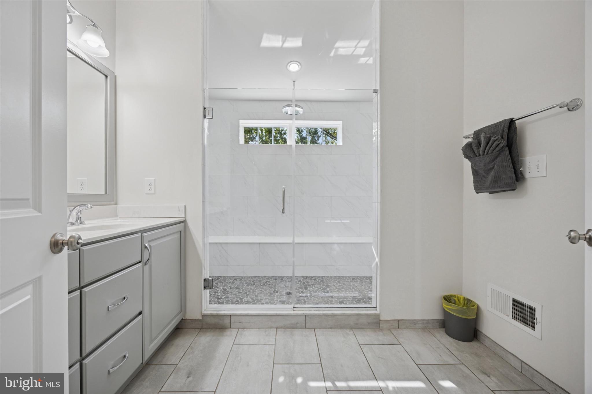 RAVENSCLIFF - Residential