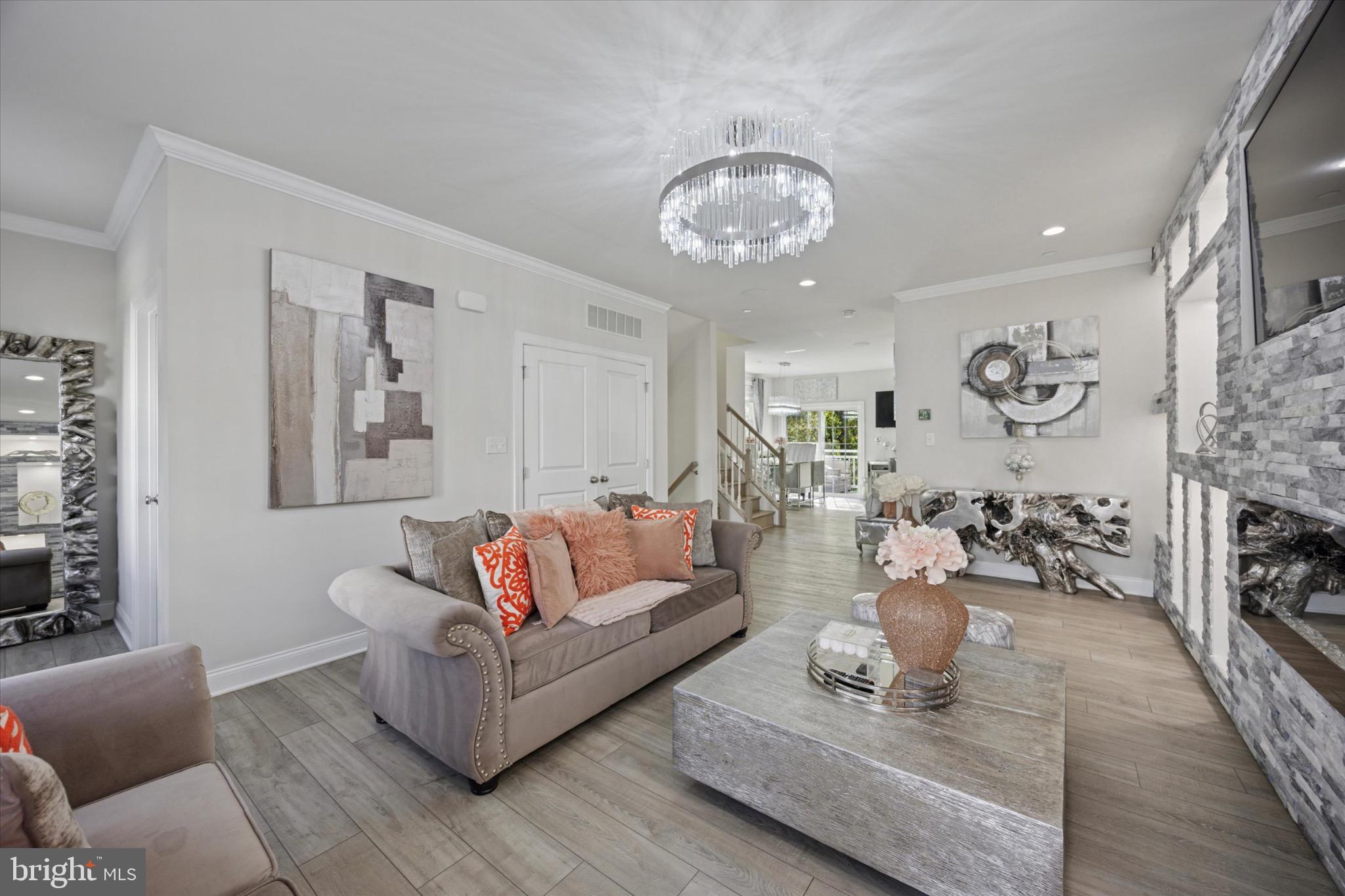 RAVENSCLIFF - Residential