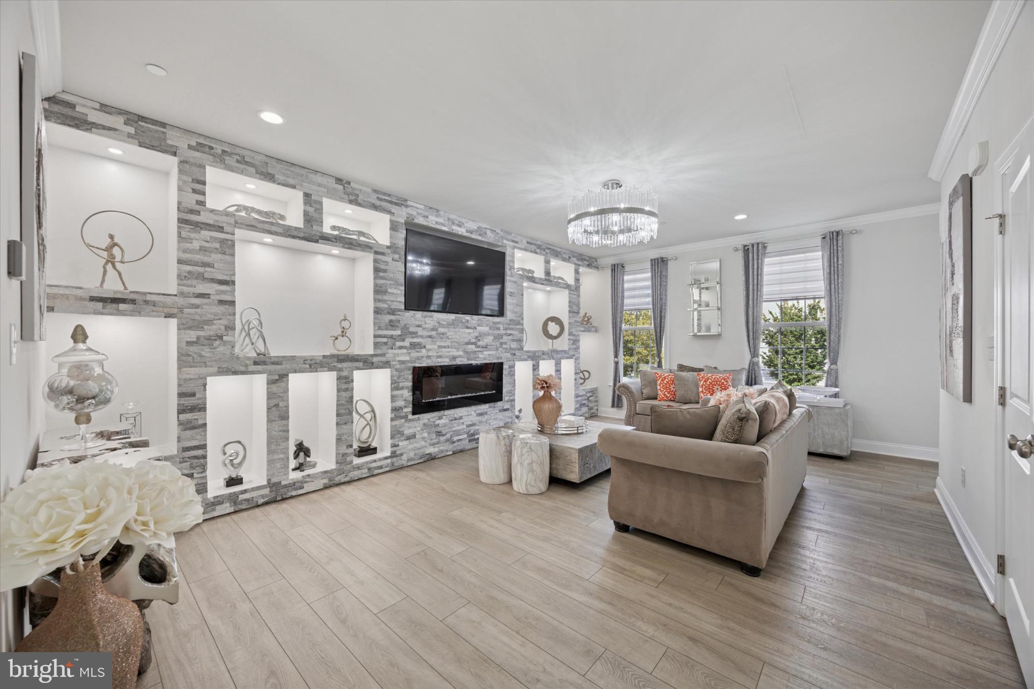 RAVENSCLIFF - Residential