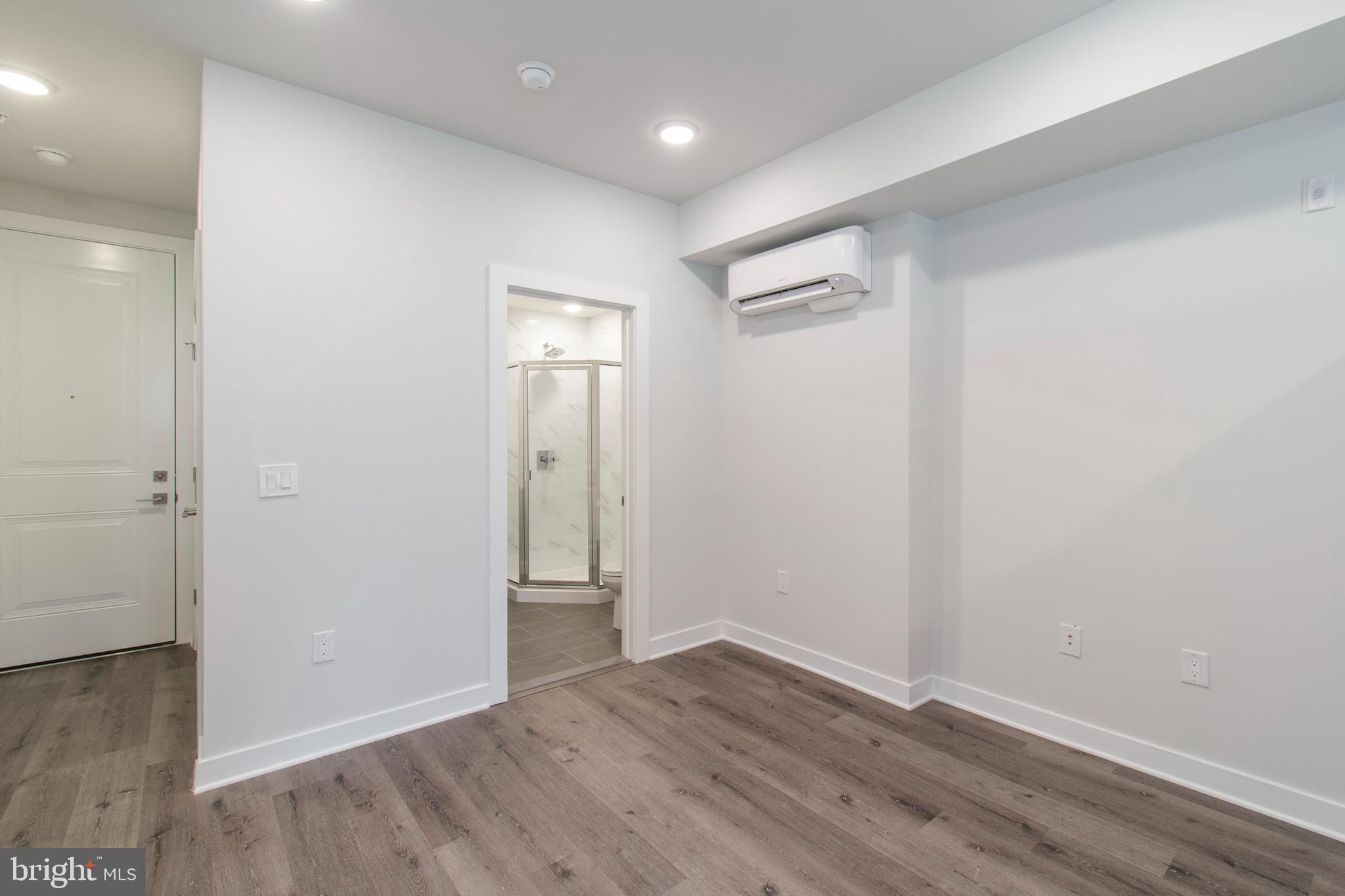 UNIVERSITY CITY - Residential Lease