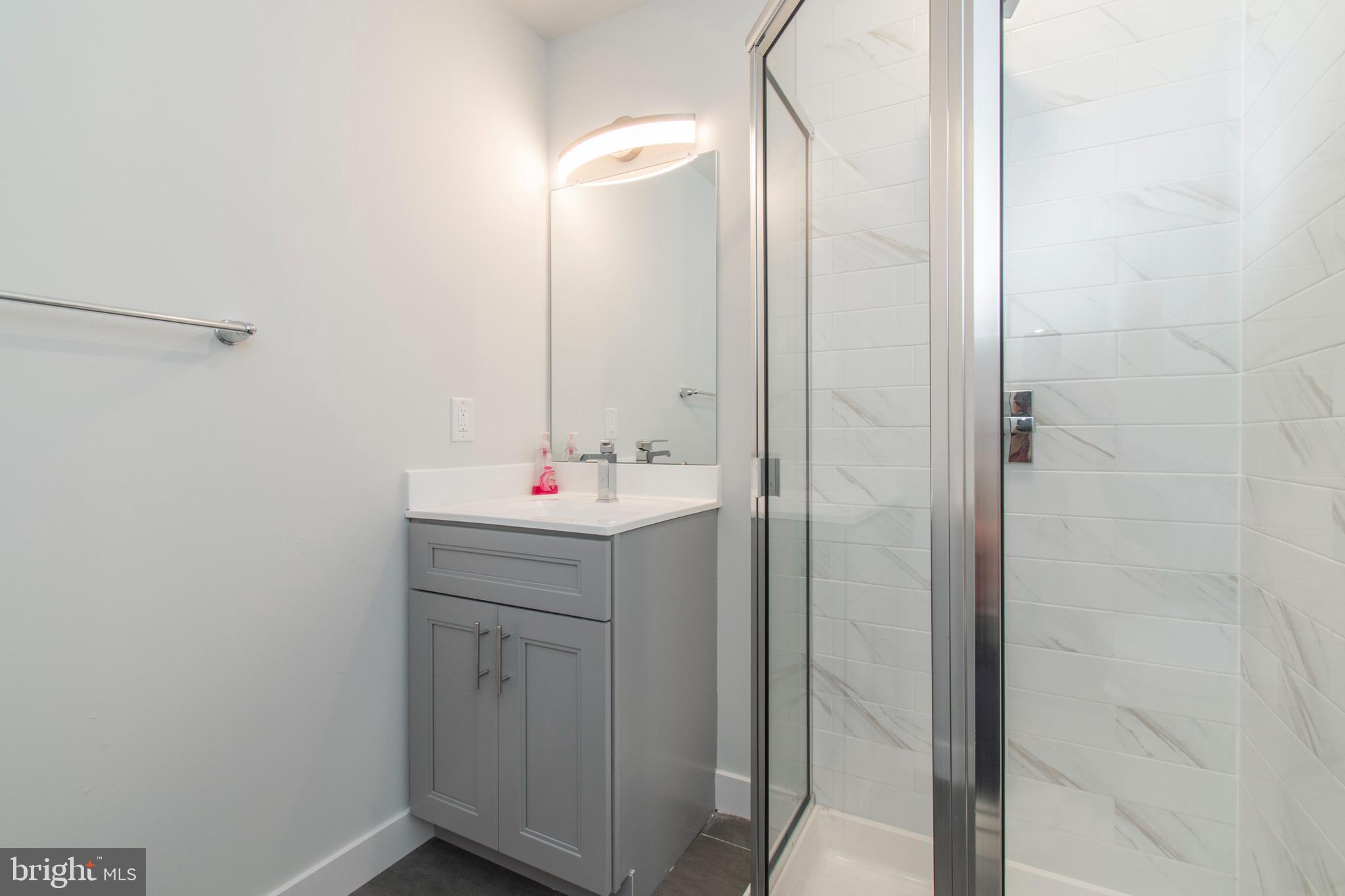 UNIVERSITY CITY - Residential Lease