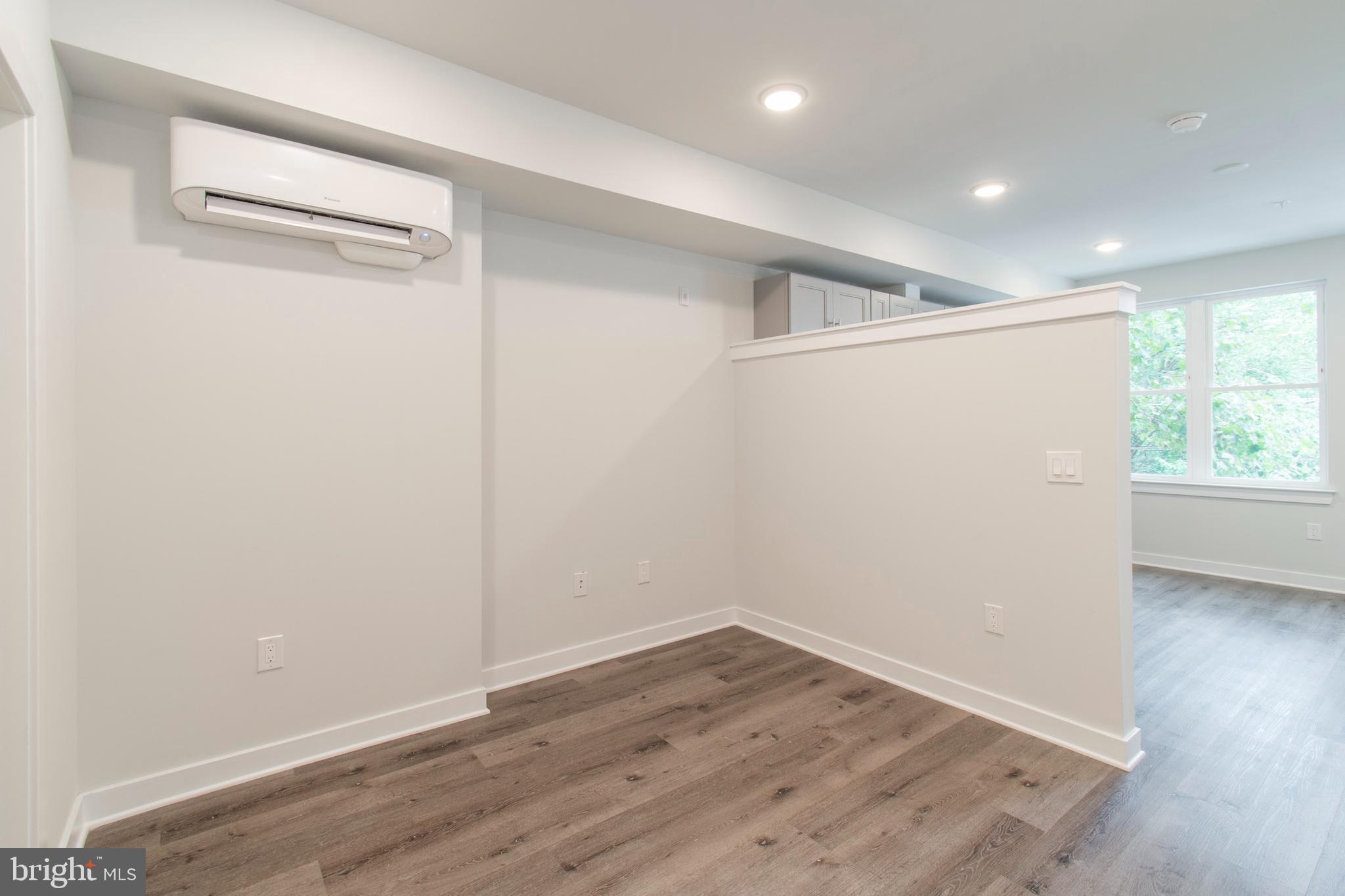 UNIVERSITY CITY - Residential Lease