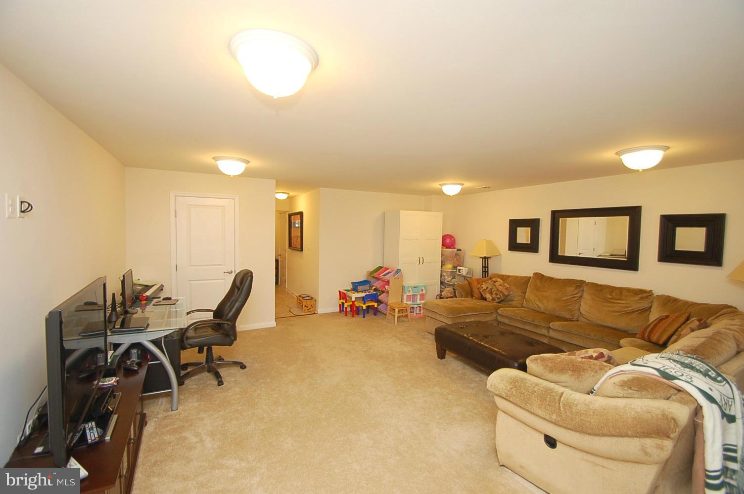 STERLING - Residential Lease