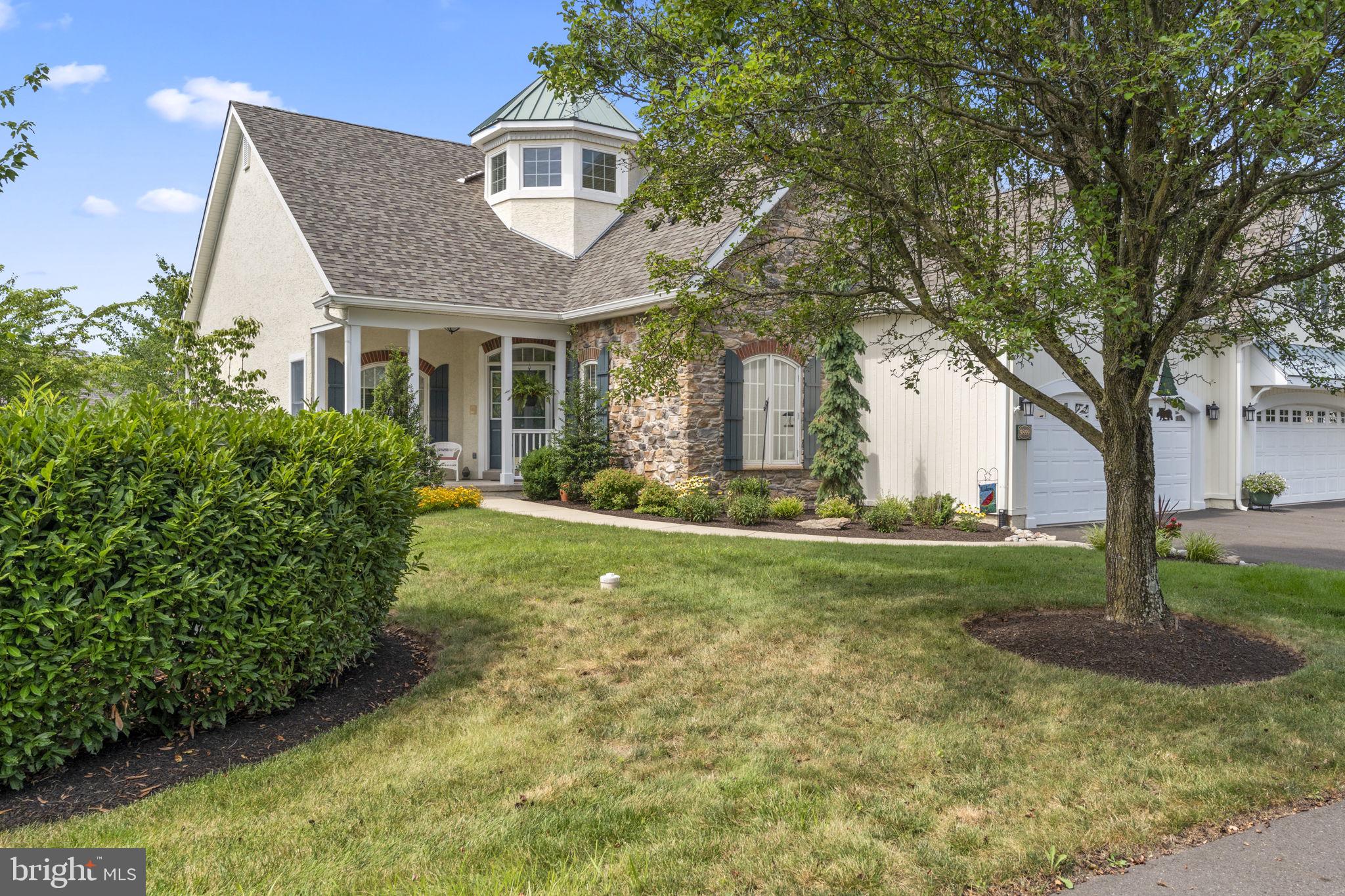 5859 HICKORY HOLLOW LANE