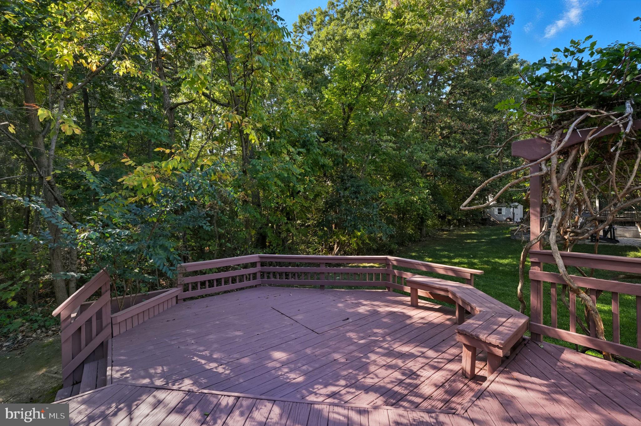 BROADLANDS - Residential